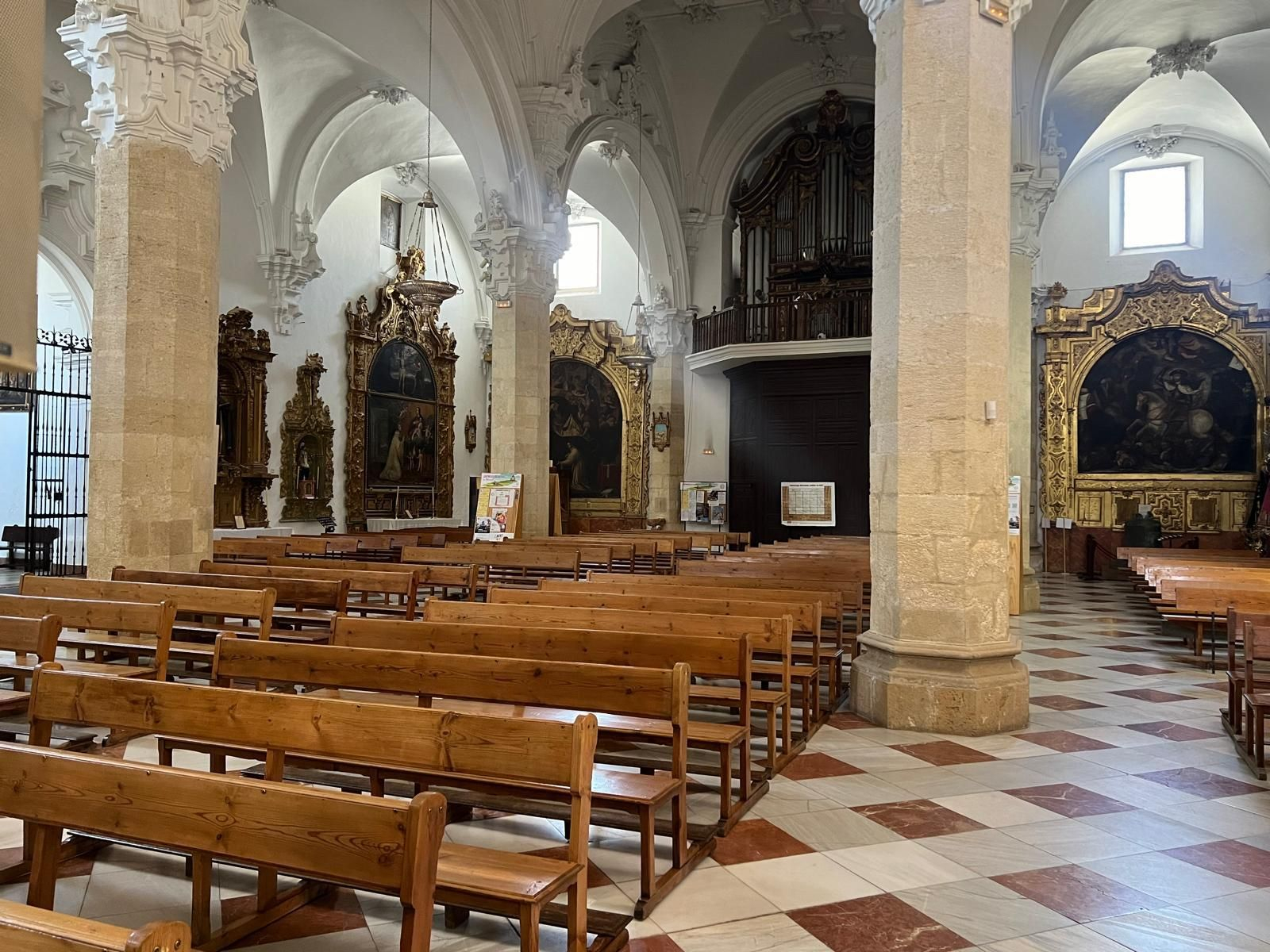 Un recorrido en imágenes por la parroquia de la Asunción de Priego de Córdoba