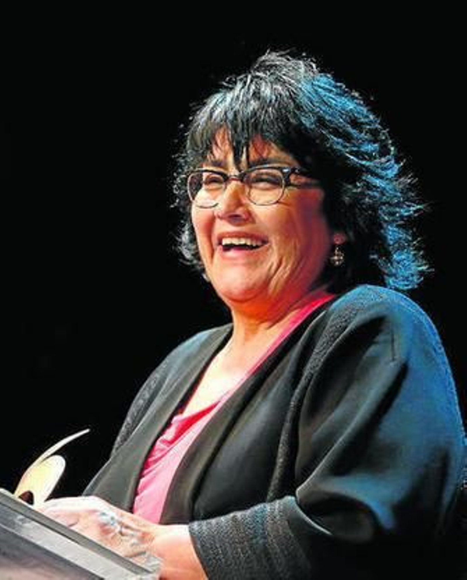 Mercedes León, al recibir el premio.