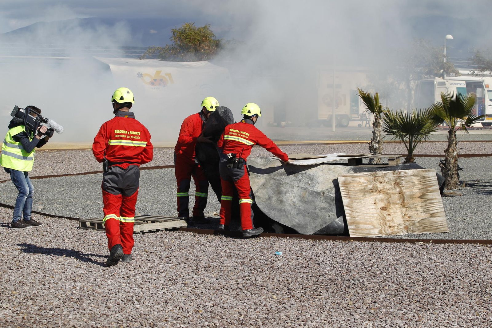 Las imágenes del simulacro de accidente con víctimas en la UAL