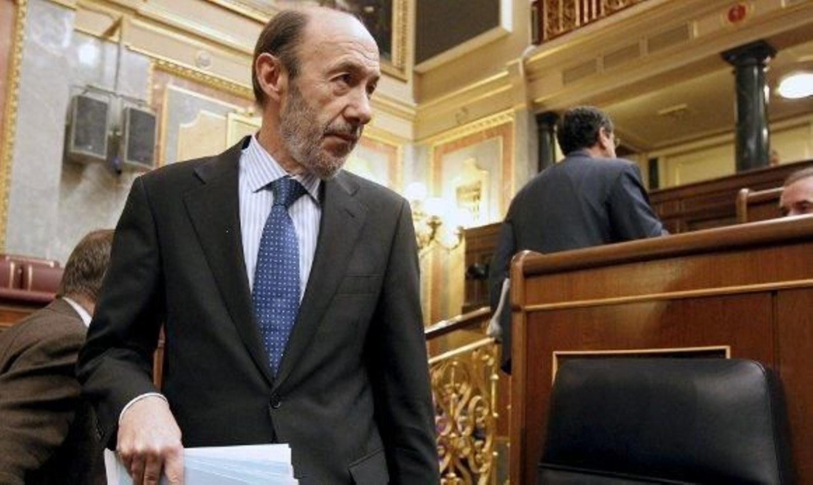 Rubalcaba pide "prudencia" ante el futuro de Batasuna ya que "nada ha cambiado"