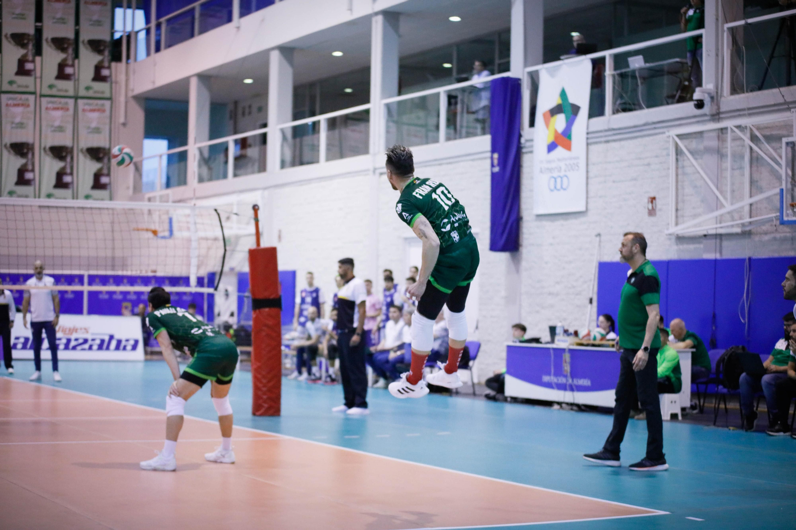 Imágenes del Unicaja Almería frente al conjunto valenciano de voleibol