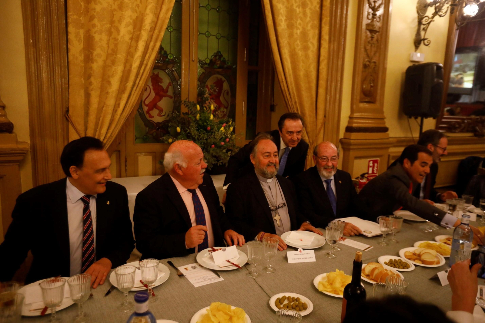La comida benéfica de la Fundación Bangassou en Córdoba, en imágenes