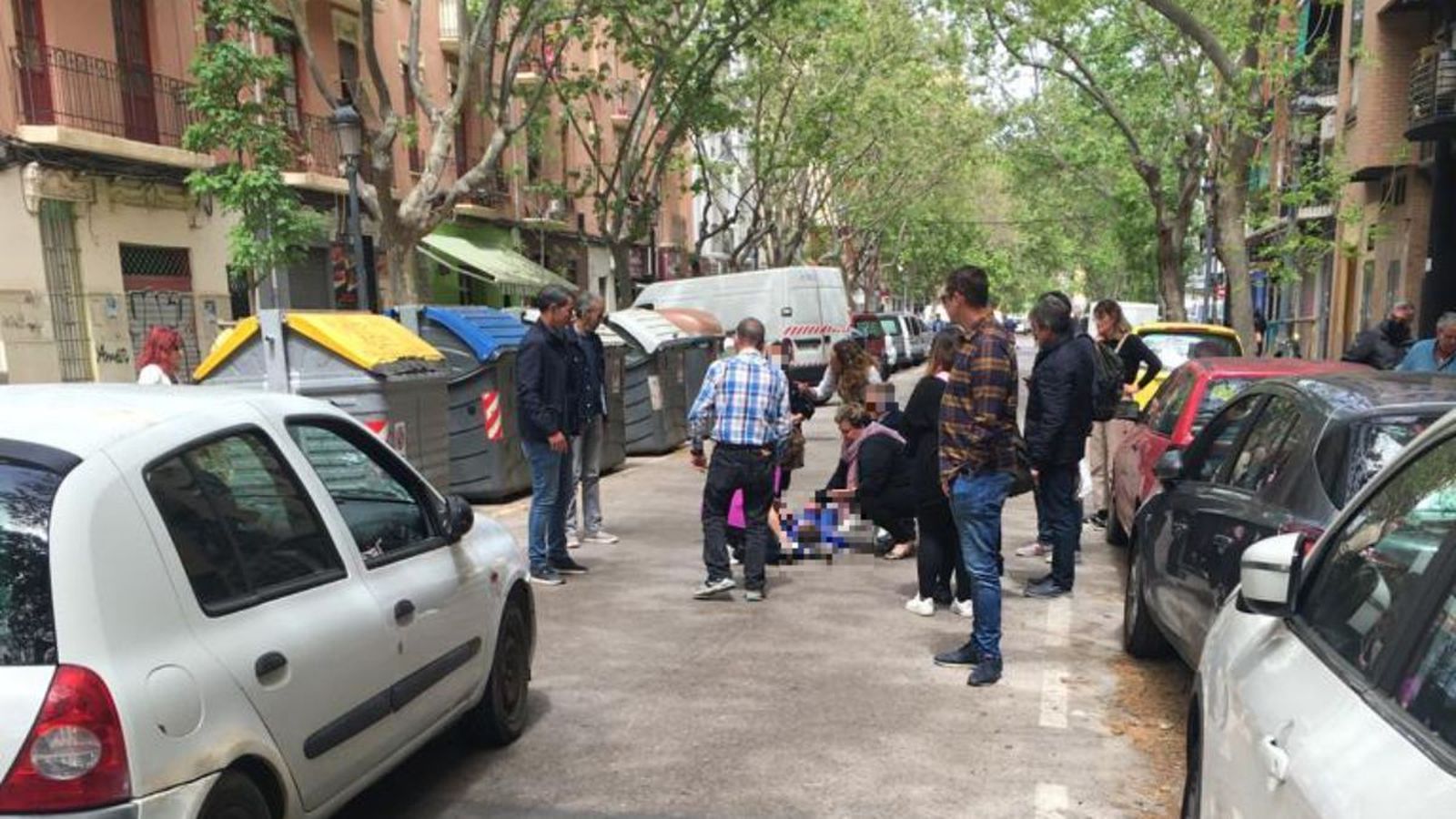 La madre del menor y otro hijo han sido trasladados por una patrulla de la Policía Local al centro sanitario