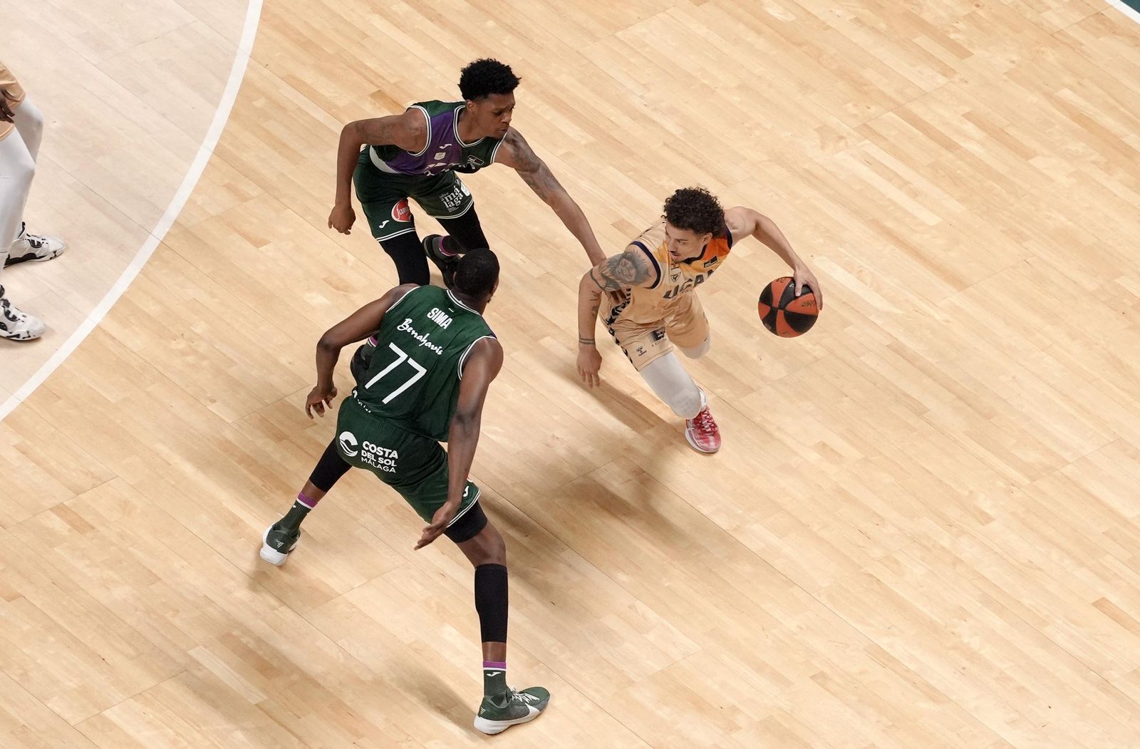 RS561670 J42 UNI UCM Firmar acb Photo   M Pozo