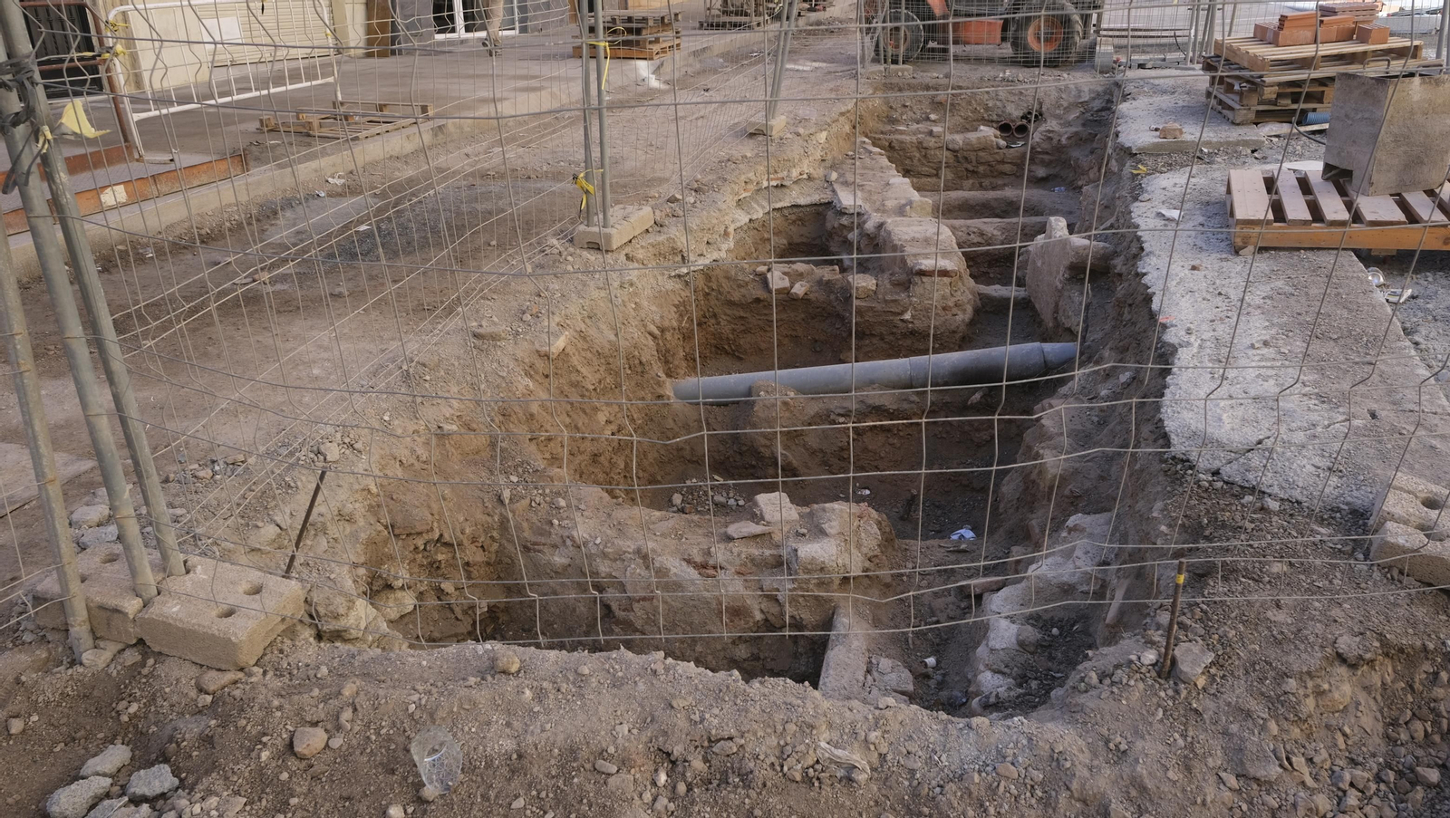 Imágenes de la Plaza Masnou en obras. Almería