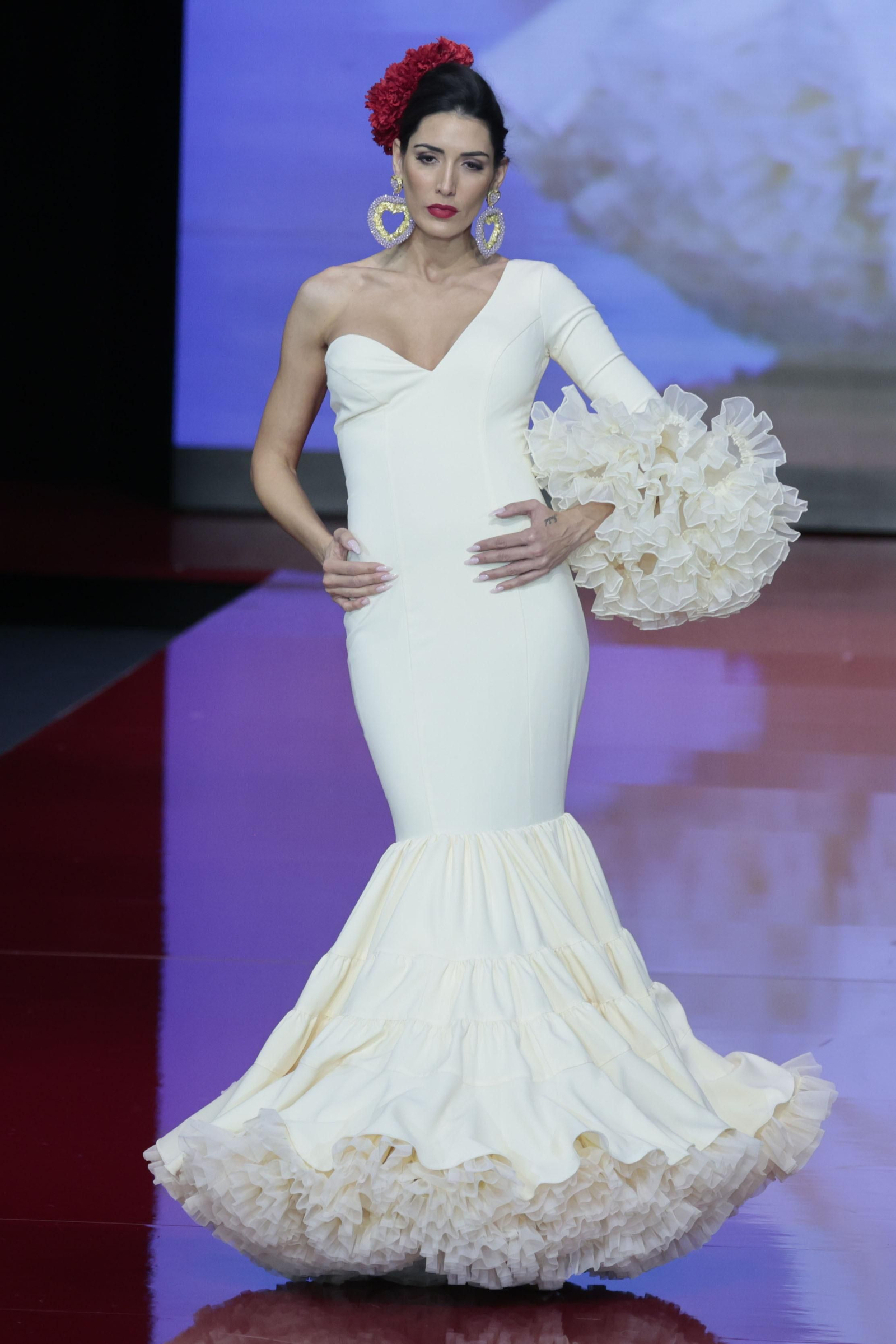 El desfile de Rosa Pedroche en SIMOF 2022, todas las fotos