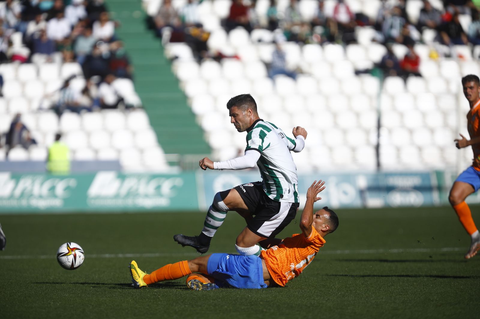 Las imágenes del triunfo del Córdoba CF ante el Panadería Pulido