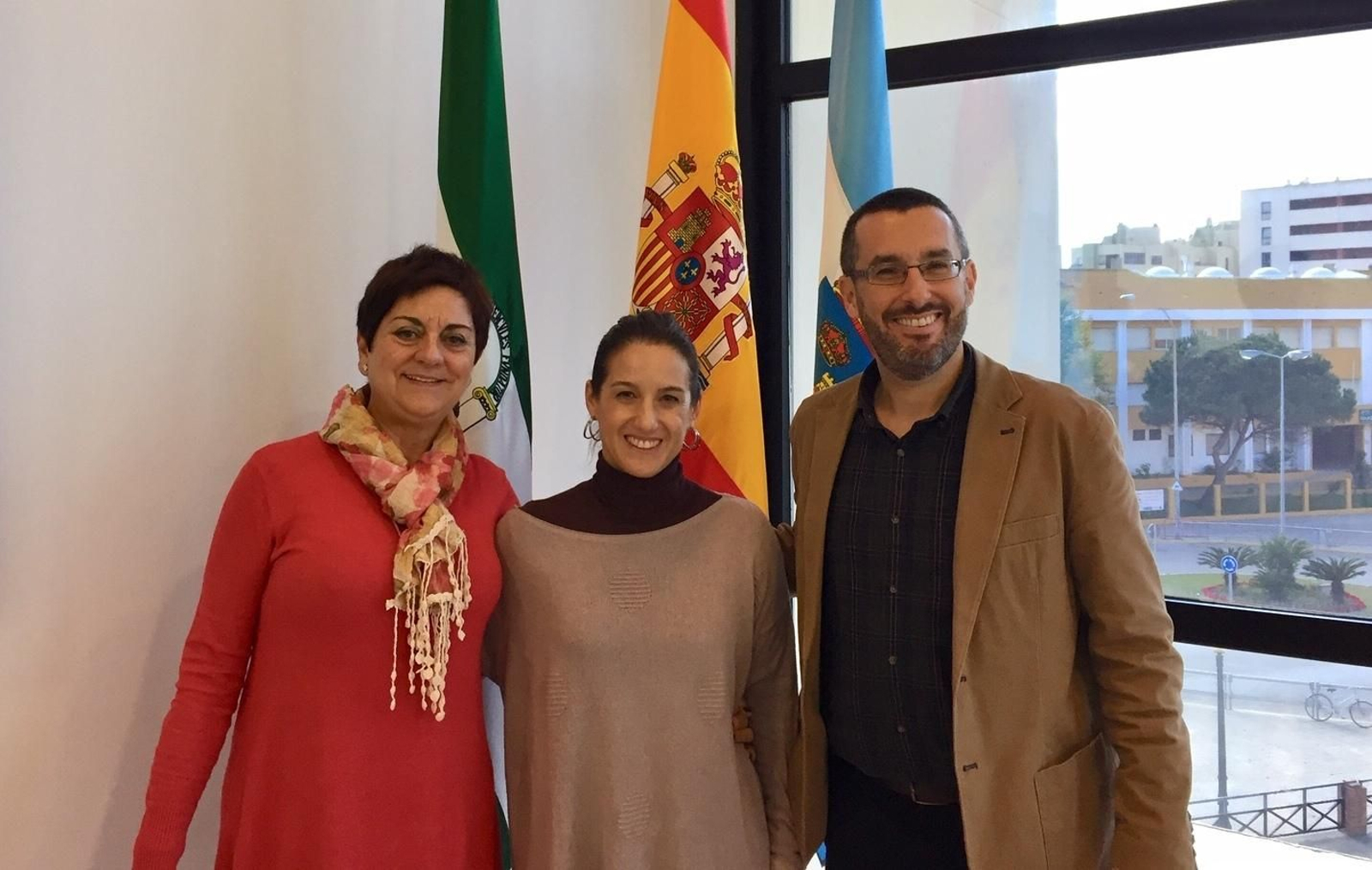 Carmen García, Gala Gallego y Juan Franco, en el Ayuntamiento de La Línea