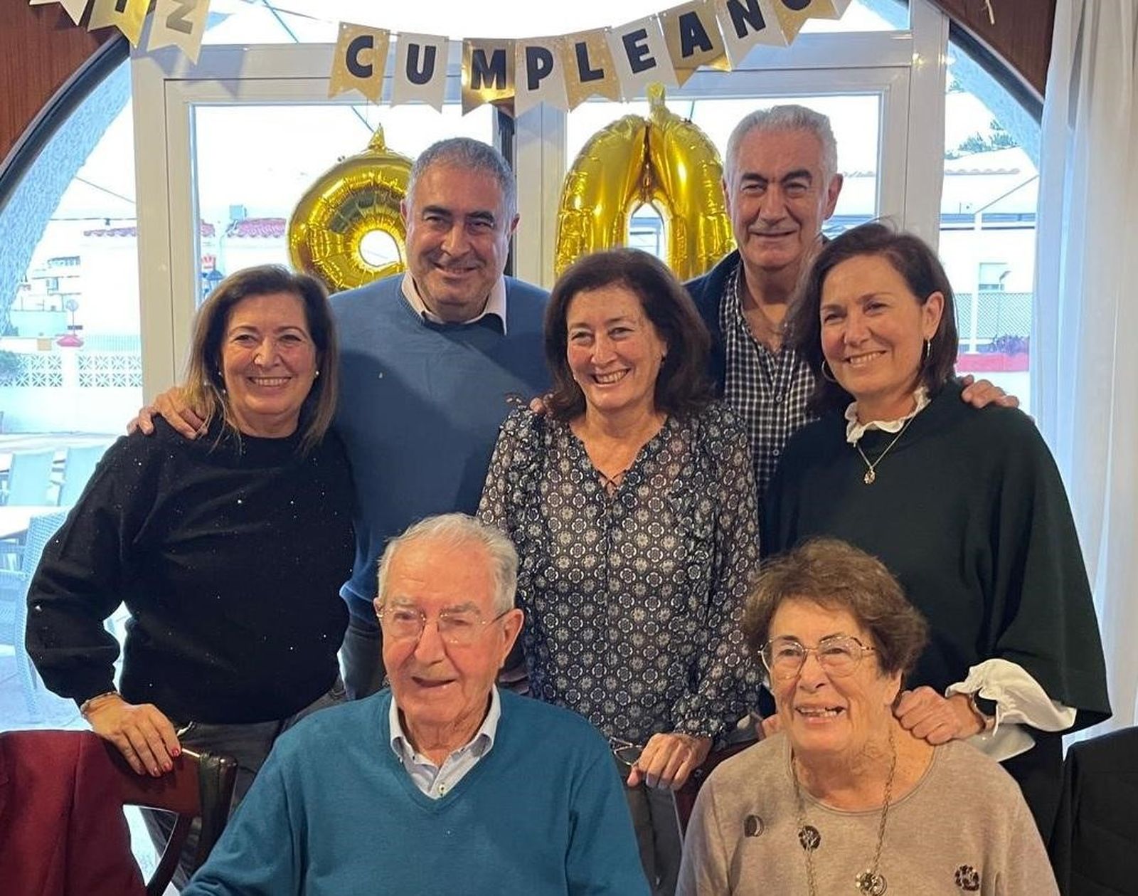 Sebastián Ortega  y Uchi Belizón, con sus hijos María Jesús, Chano, Cami, Pedro e Inma.