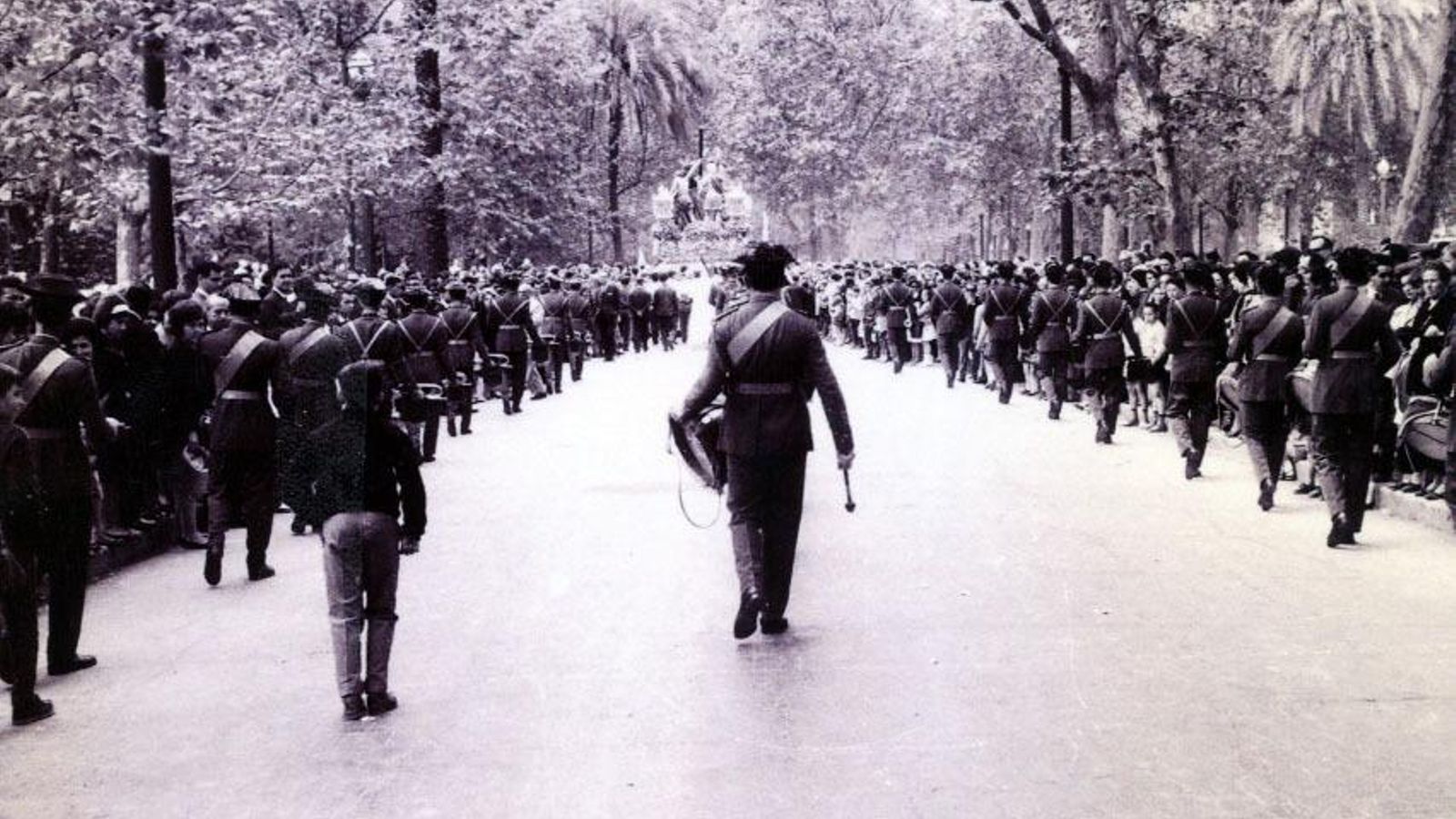 La Guardia Civil tras el misterio de la Hermandad de la Paz.