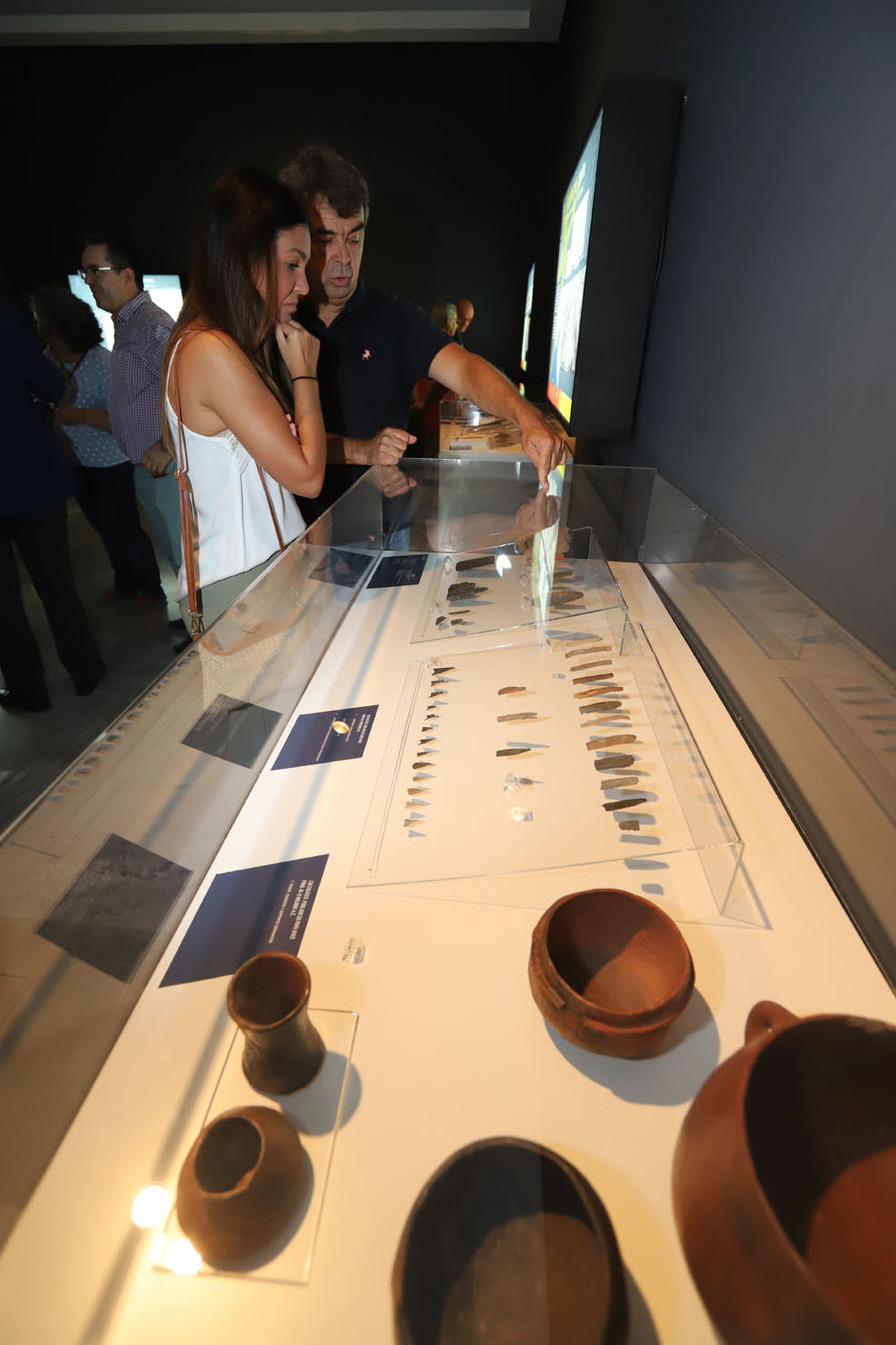 Imágenes de la inauguración de la exposición 'Los pueblos de Huelva en el Museo: Aljaraque'