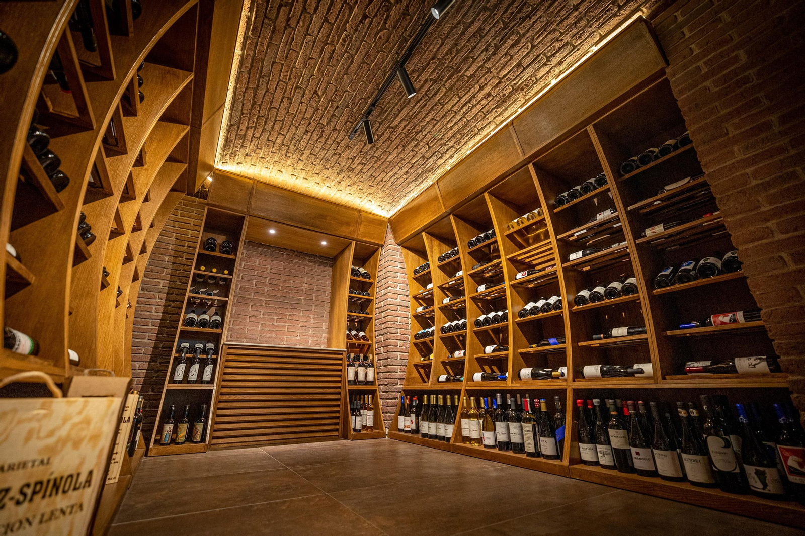 Imágenes de ‘Shopping Almadraba’ la nueva tienda de Petaca Chico en Cádiz