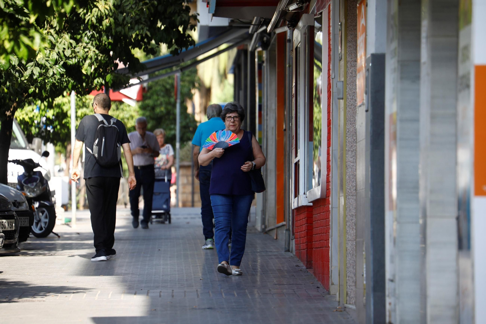 Un paseo por el barrio de Fátima una mañana de verano en Córdoba, en imágenes