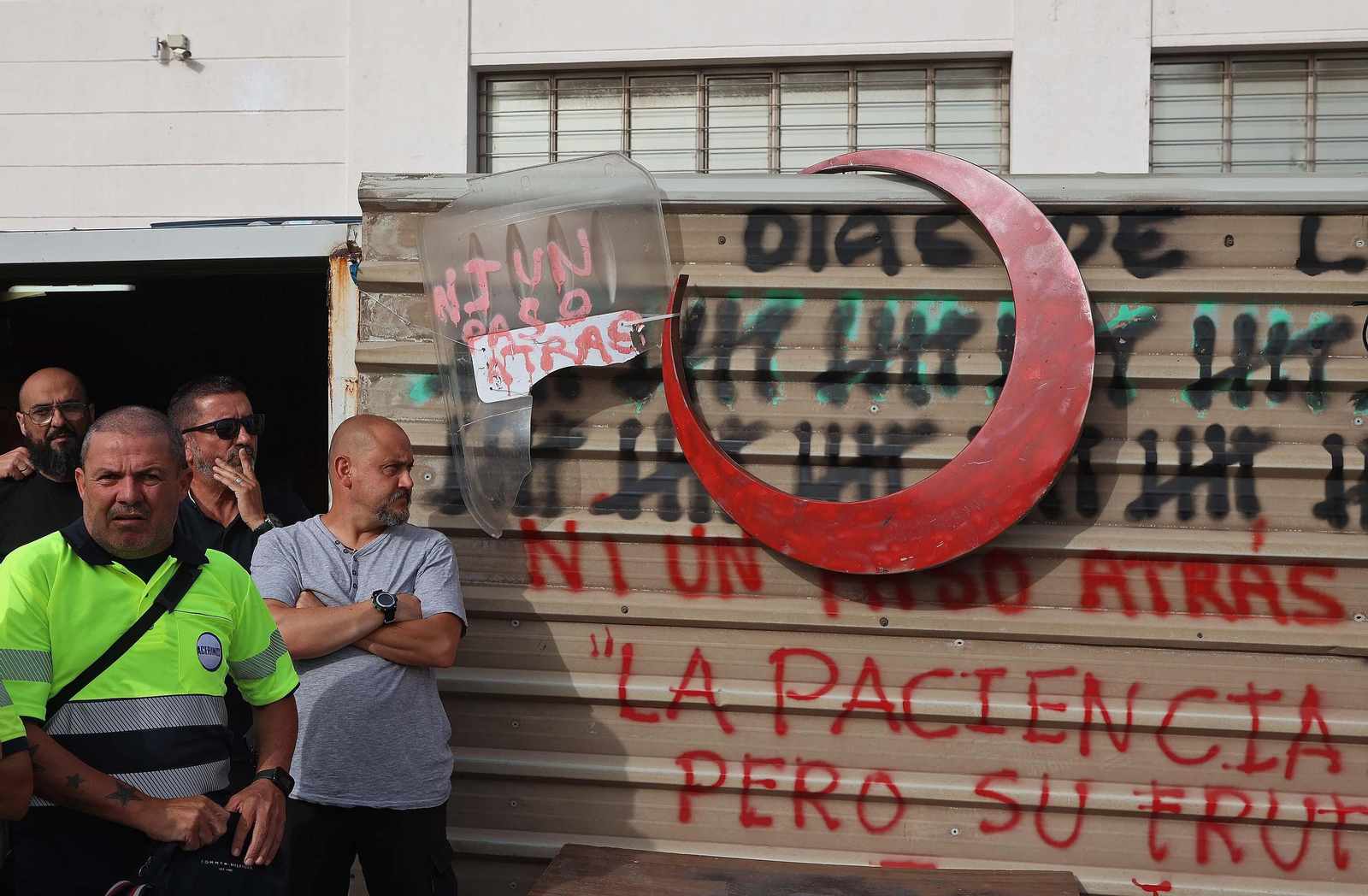 Imágenes de la asamblea de los huelguistas de Acerinox