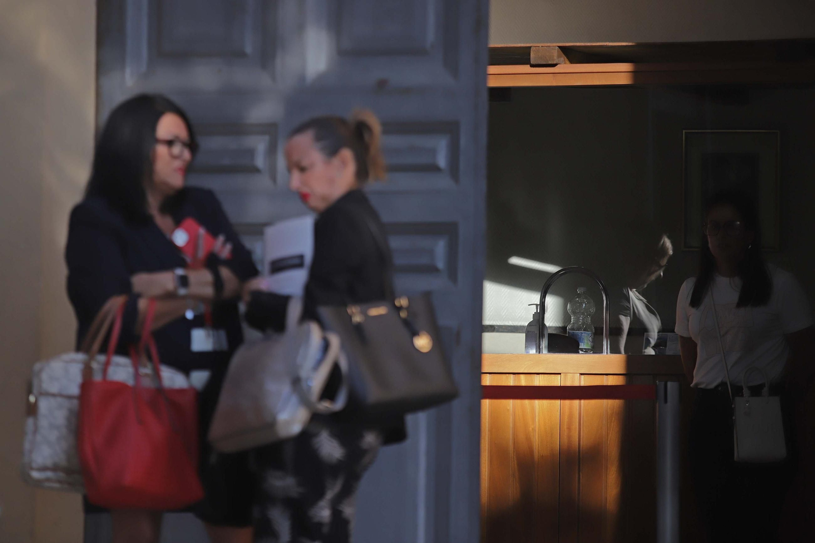 Fotos de la primera sesión del juicio por el naufragio del Rúa Mar en Algeciras