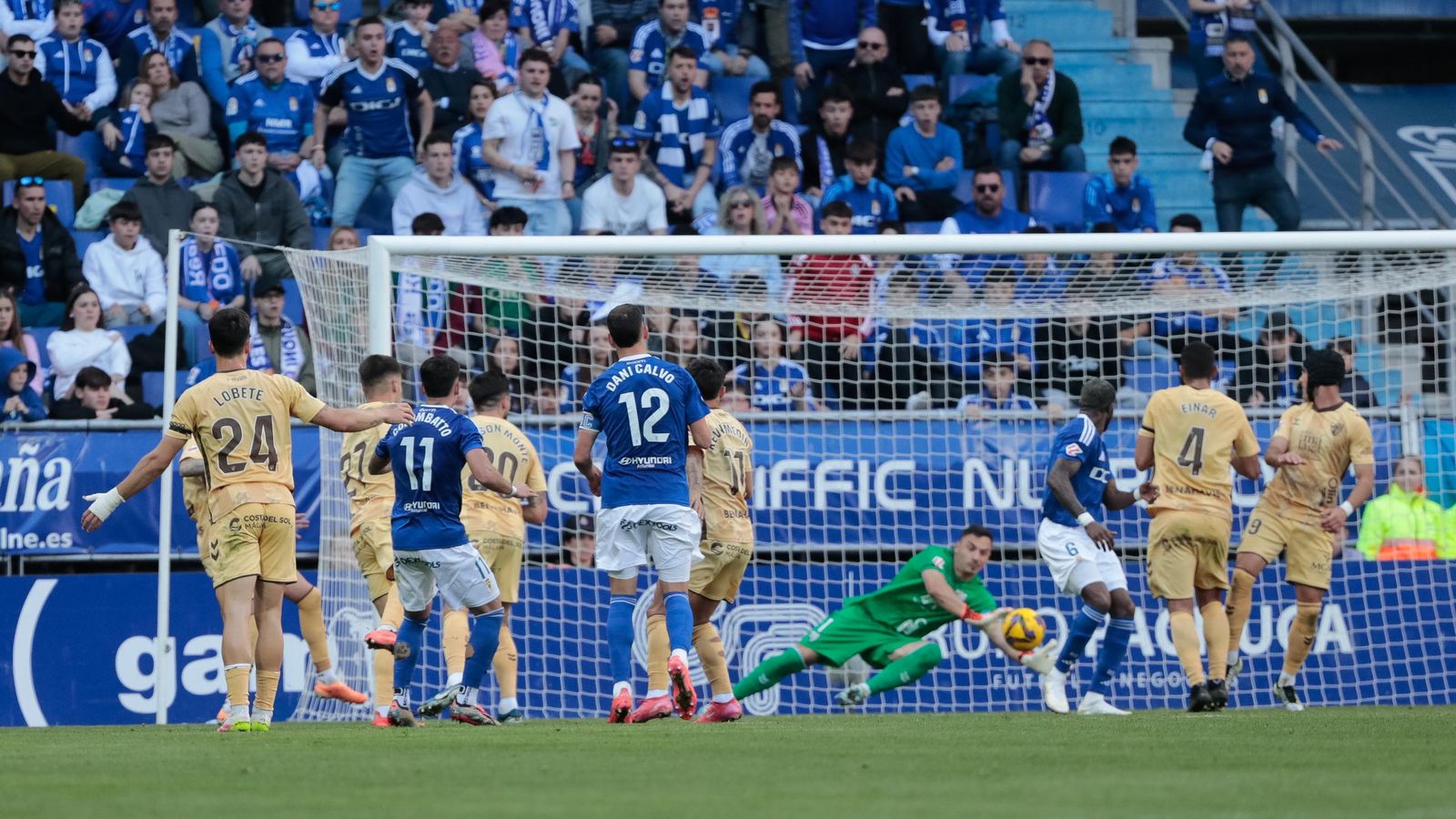 El Real Oviedo-Málaga CF, en fotos