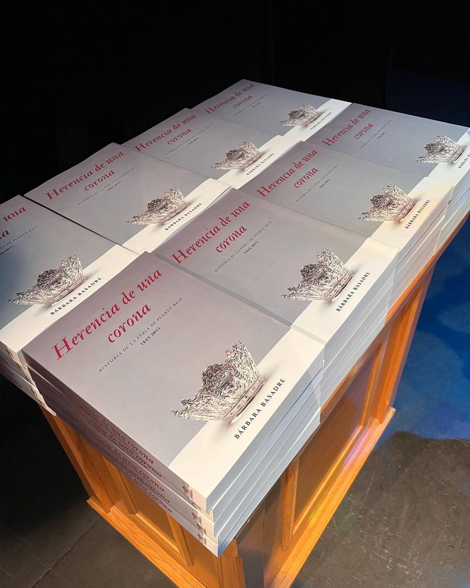 Ejemplares de 'Herencia de una corona'