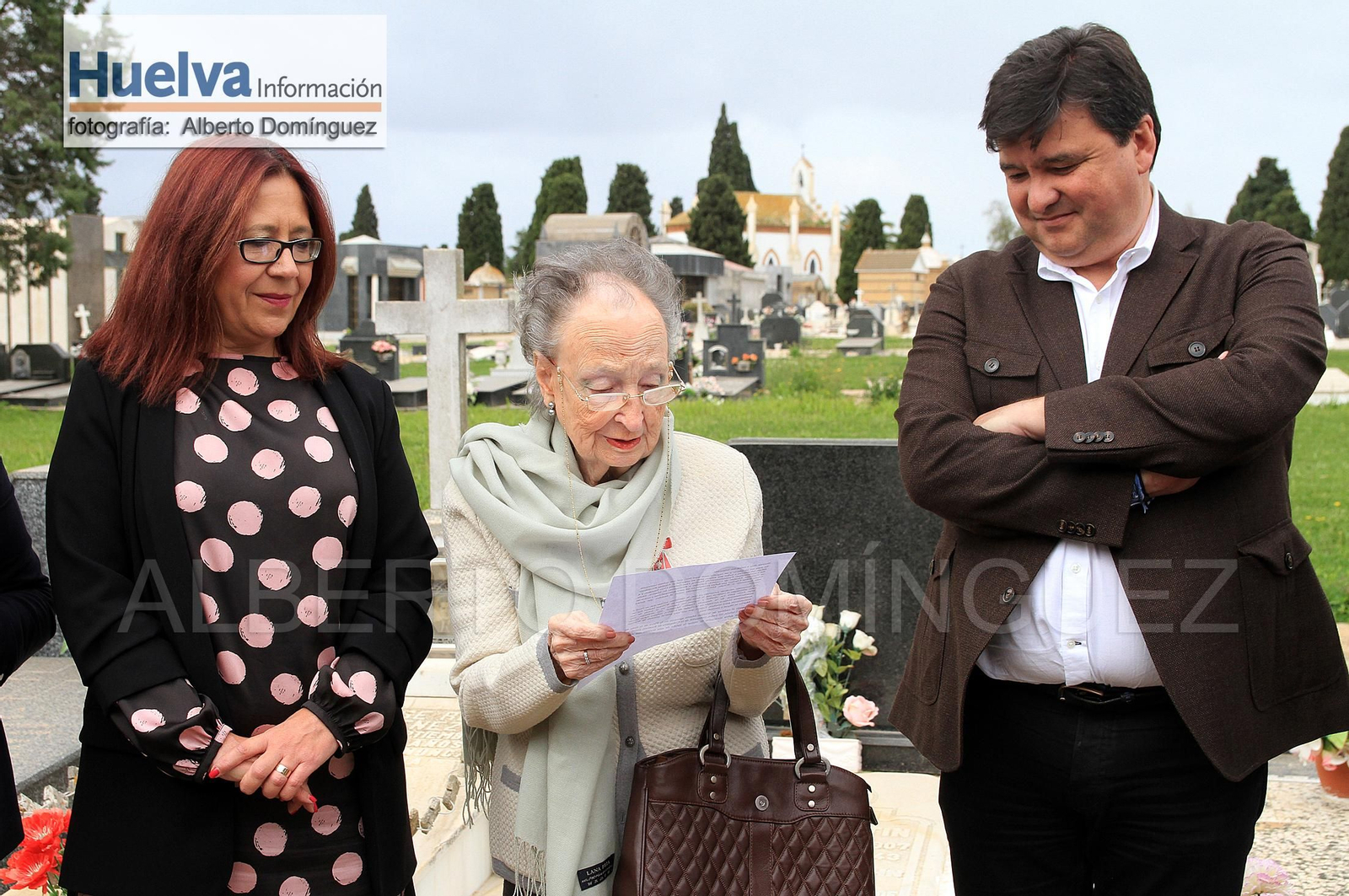 Imágenes del homenaje a William Martin "el hombre que nunca existió" en el cementerio de la Soledad