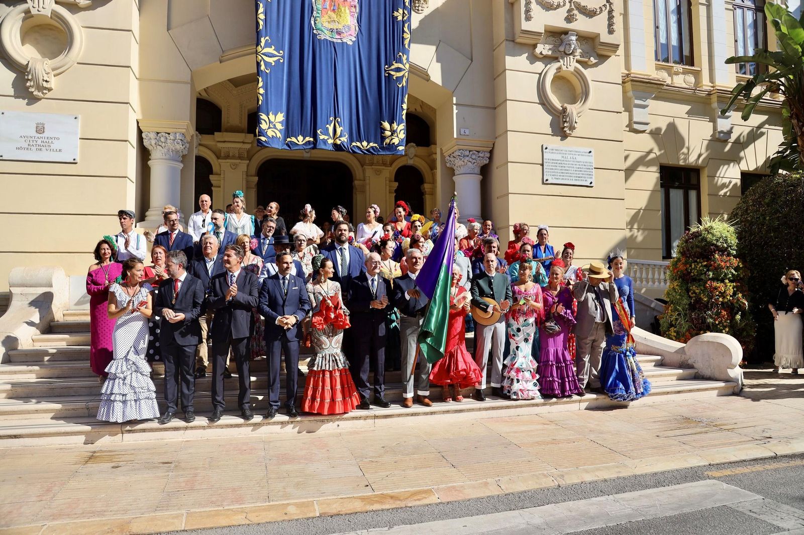 La salida de la Romería de la Feria de Málaga, rumbo al Santuario de la Victoria, en fotos