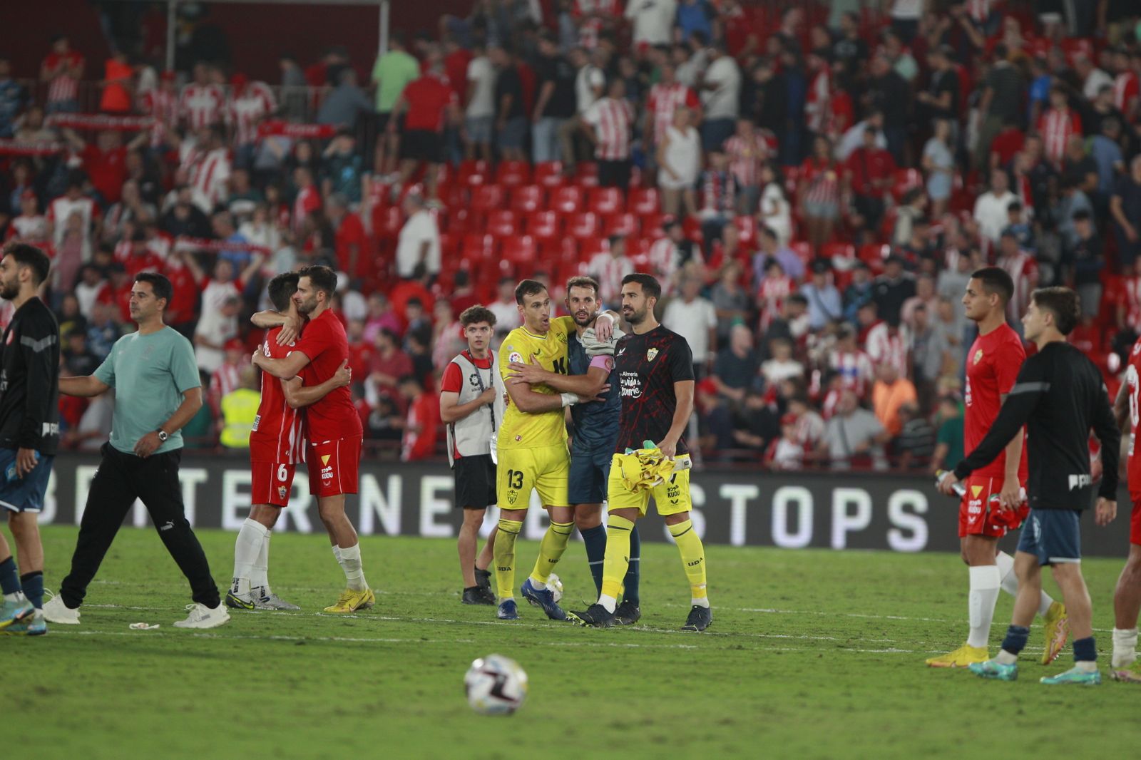 Imágenes del partido de fútbol U.D. Almería-Girona F.C.