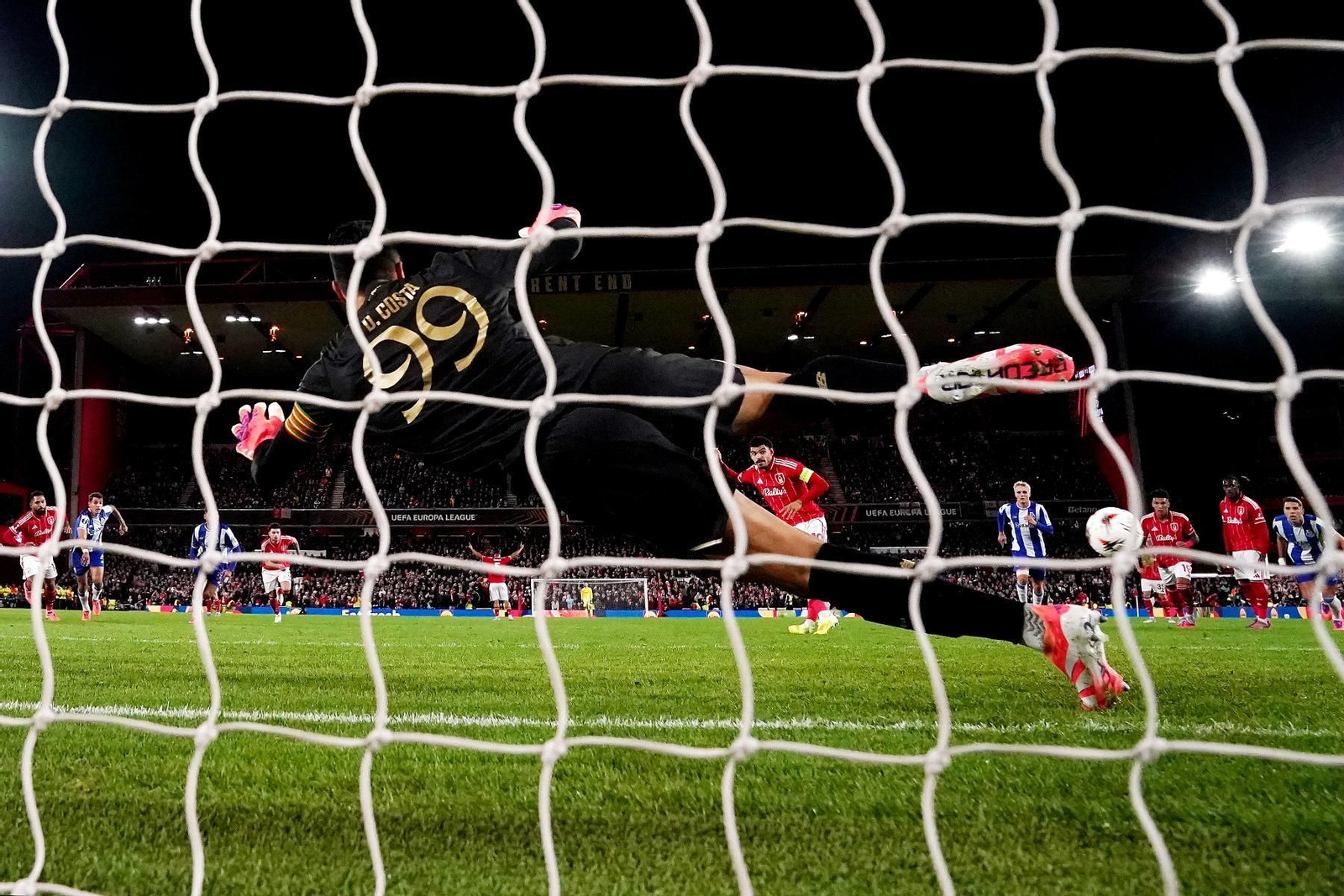 Nottingham Forest-Oporto (12).jpg