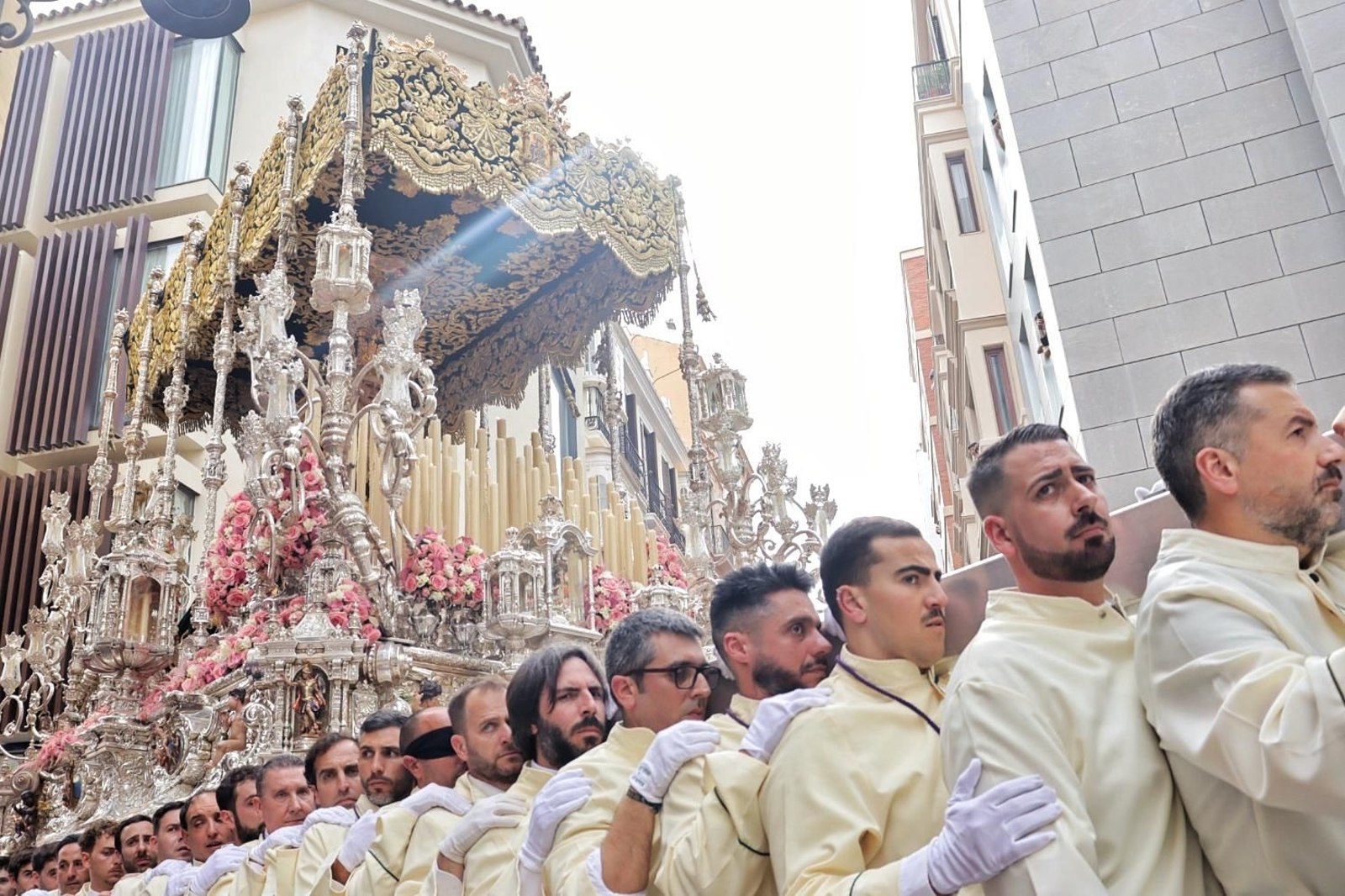 Lágrimas y Favores el Domingo de Ramos en Málaga, en imágenes