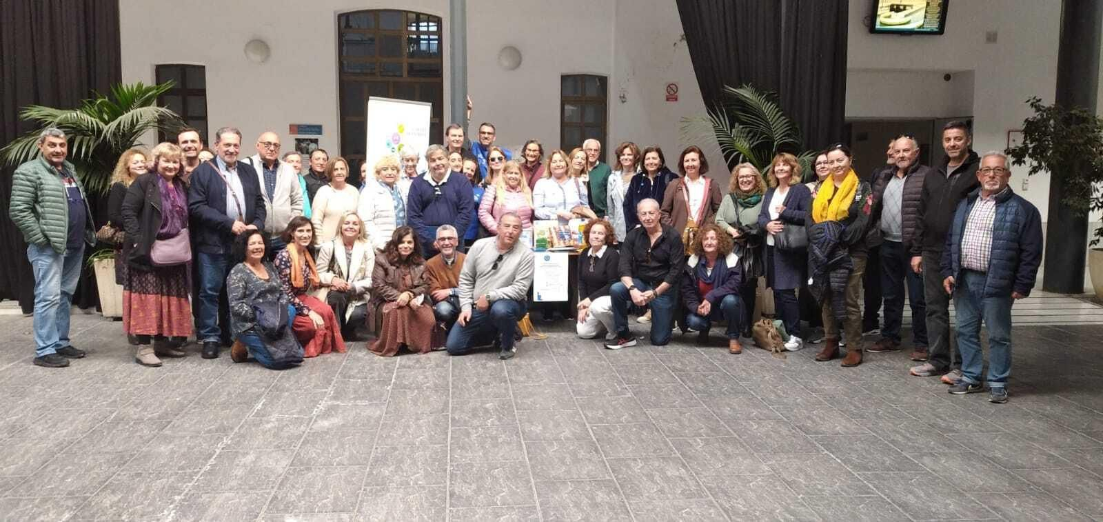 El alumnado del Aula Universitaria de Mayores se ha volcado con el Banco de Alimentos de Cádiz.