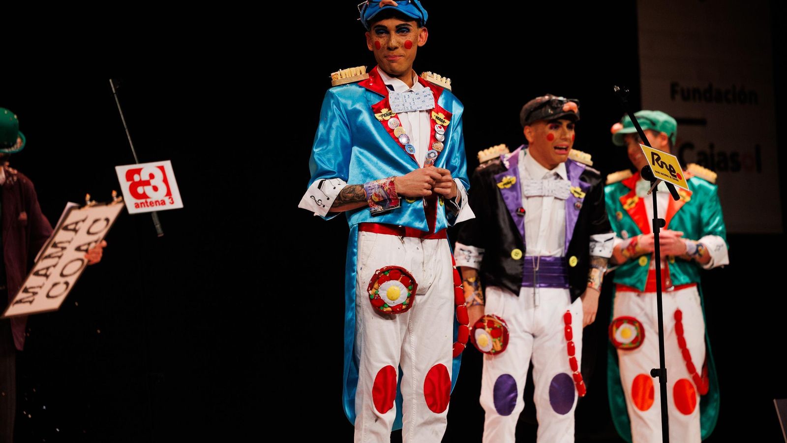 Búscate entre las mejores imágenes de la final del COAC 2025 del Carnaval de Cádiz