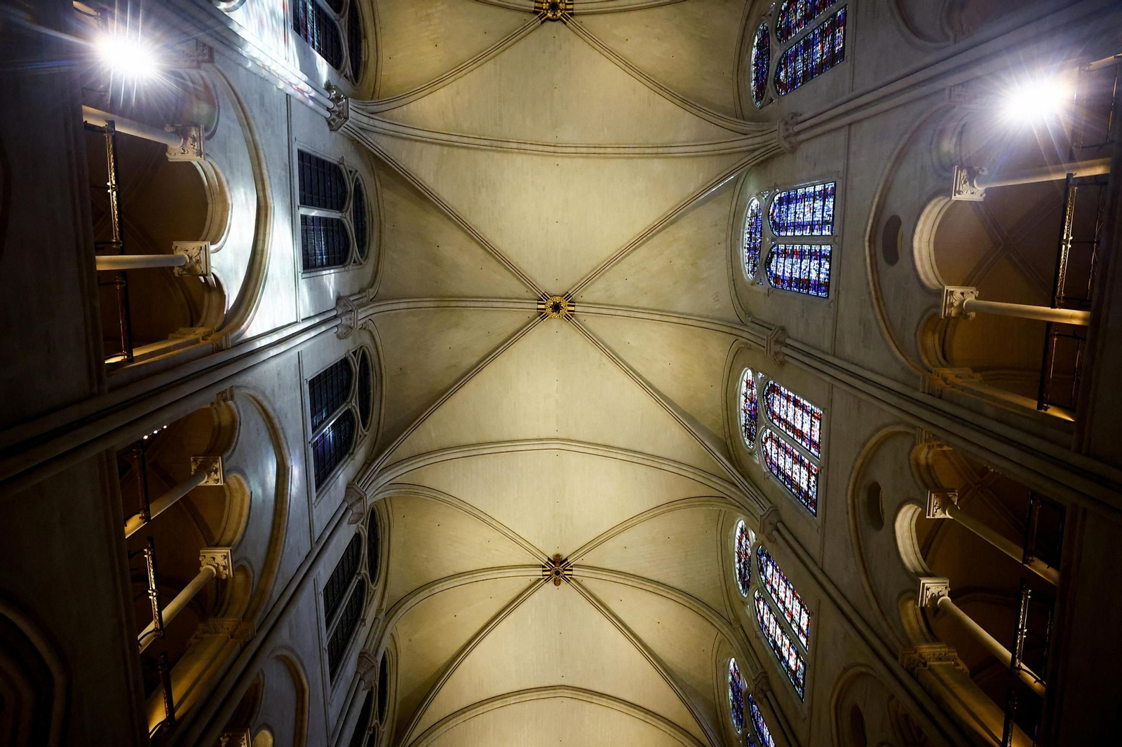 Así es el nuevo interior de Notre Dame tras la restauración Así es el nuevo interior de Notre Dame tras la restauración