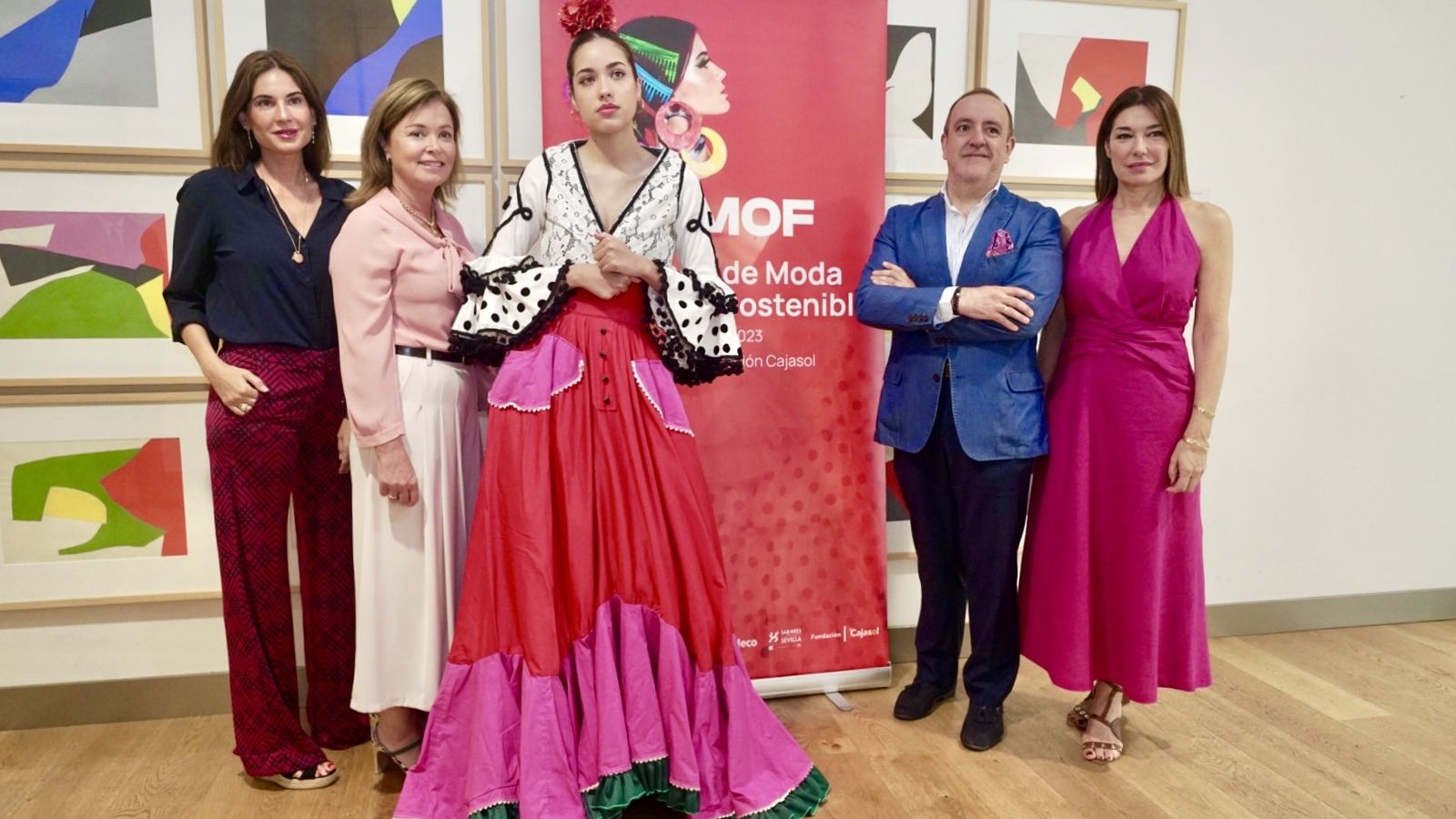 Loudes Montes y Rocío Terry, fundadoras de Miabril, junto a Francisco Paez, teniente de Alcalde Delegado del Área Economía, Comercio y Turismo, y Raquel Revuelta, directora de la agencia de comunicación Doble Erre.