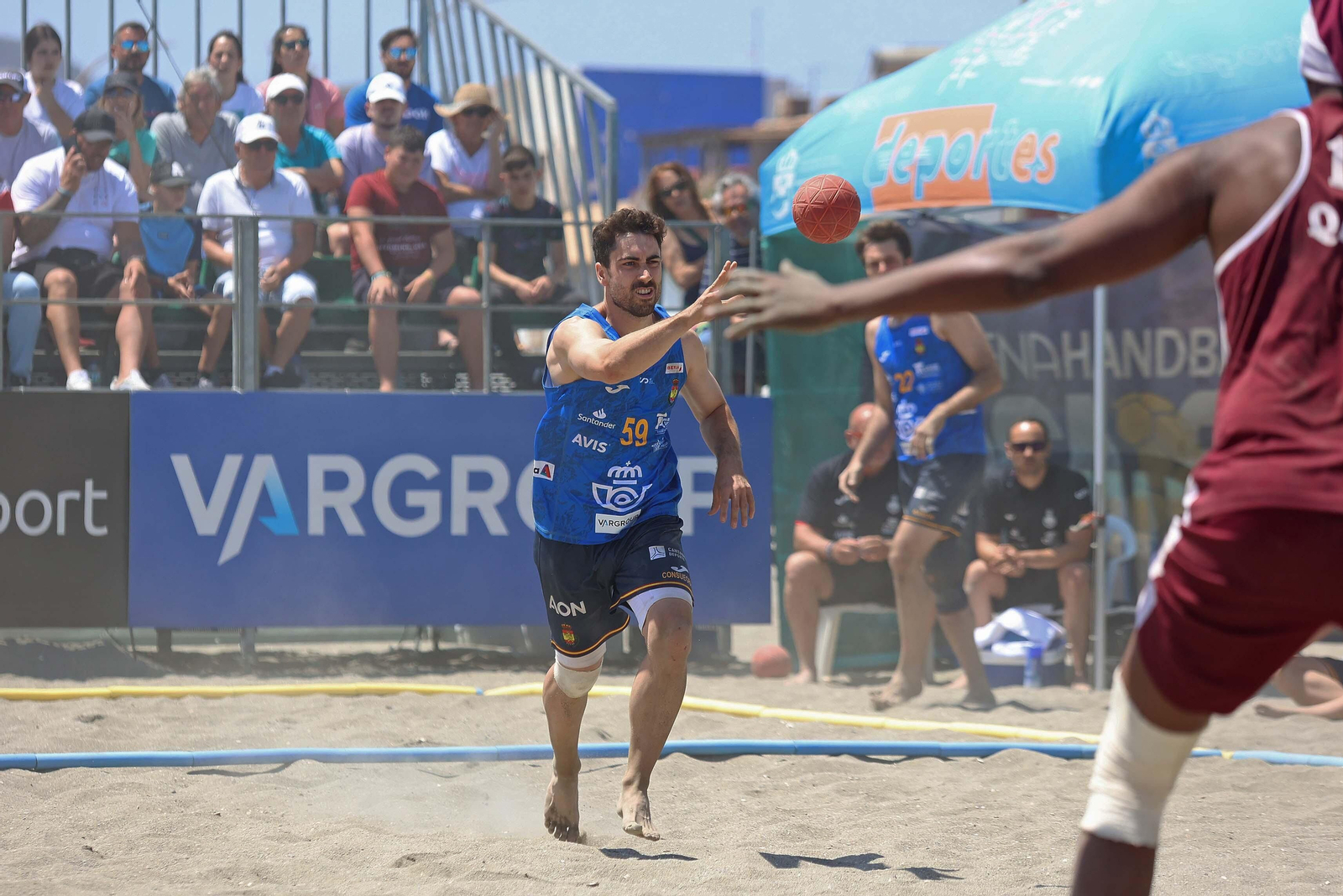 Fotos del domingo en el Internacional de España de balonmano playa de La Línea