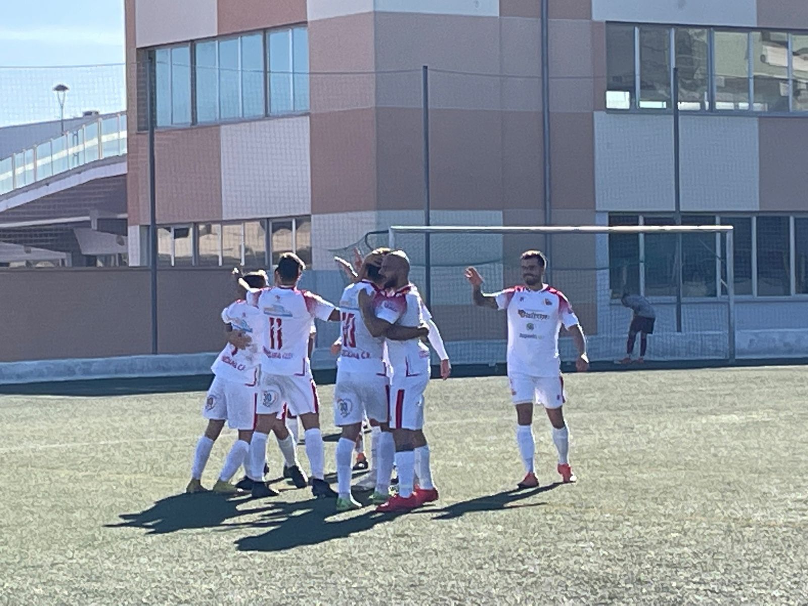 El Chiclana celebra un gol en el Municipal San Sebastián.