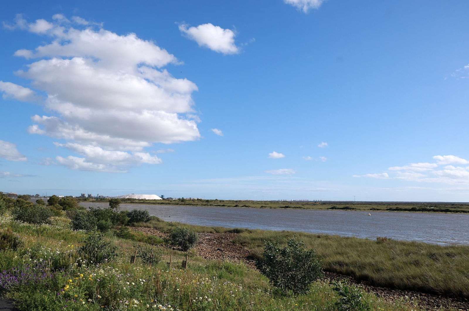 Imágenes del sábado 13 de abril en Huelva