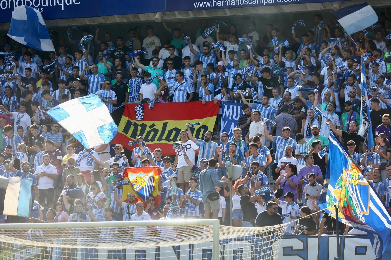 Búscate en las fotos del Málaga CF-Melilla