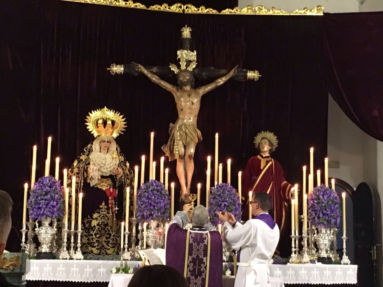 El obispo participa en el triduo de Expiración