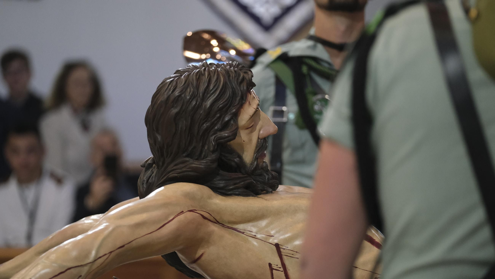 La Legión custodia el Cristo de la Buena Muerte en la Semana Santa de El Parador 2025