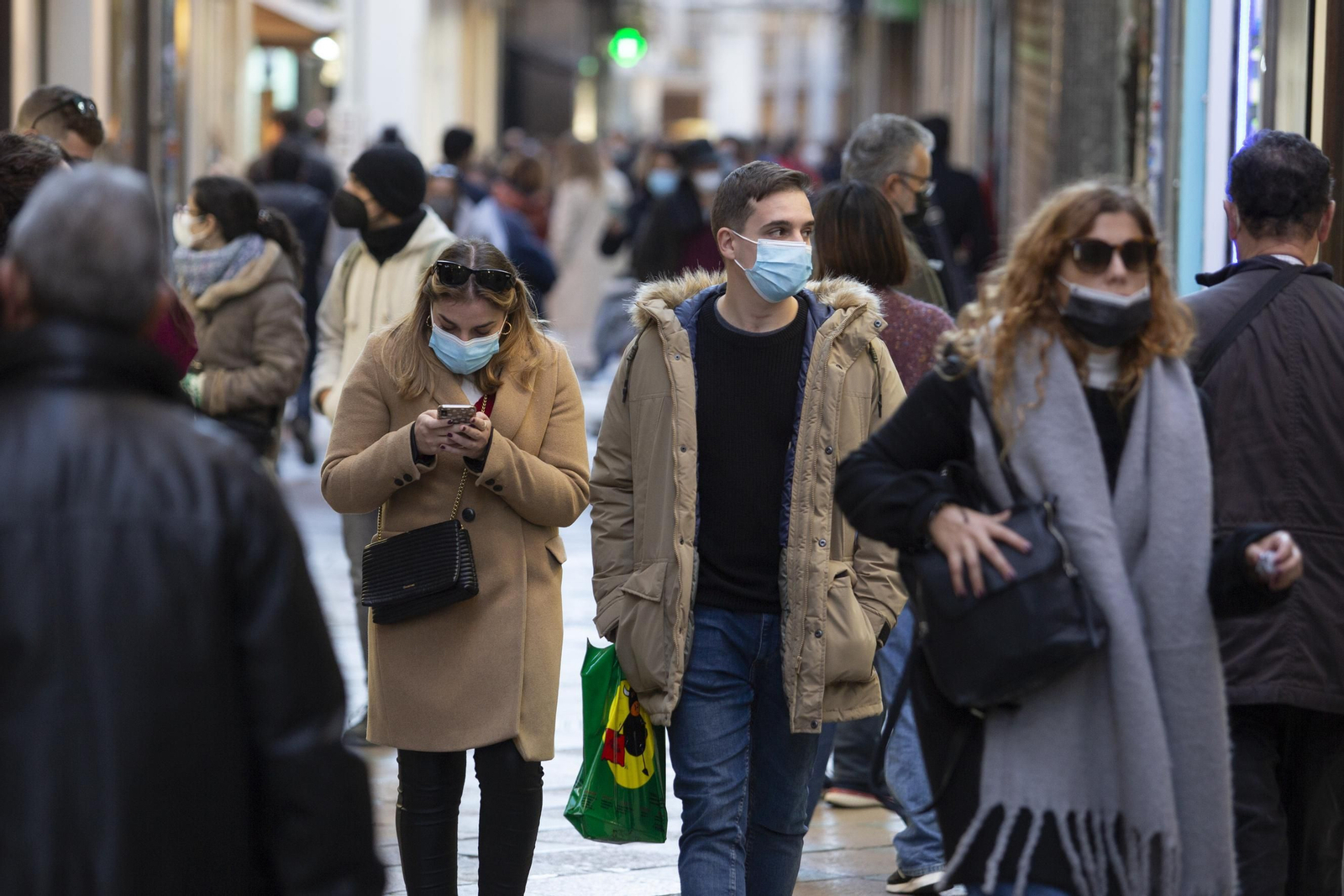La presión hospitalaria por coronavirus repunta de golpe en Granada