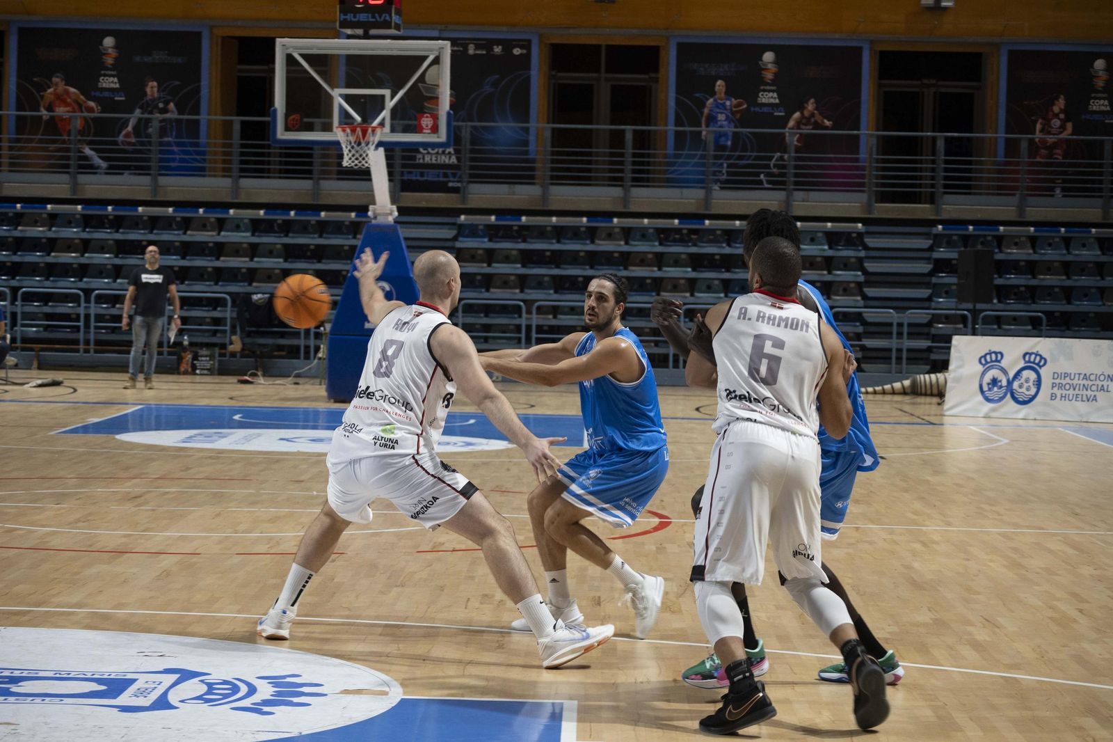 Imágenes del partido entre el Ciudad de Huelva y Biele ISB