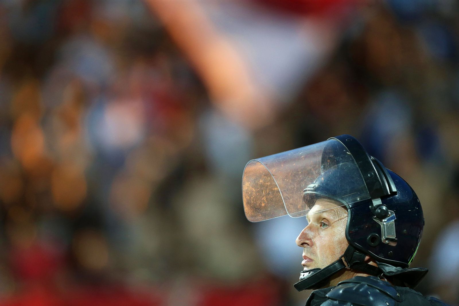 Un policía en el derbi entre el Partizan de Belgrado y el Estrella Roja, en agosto de 2017.