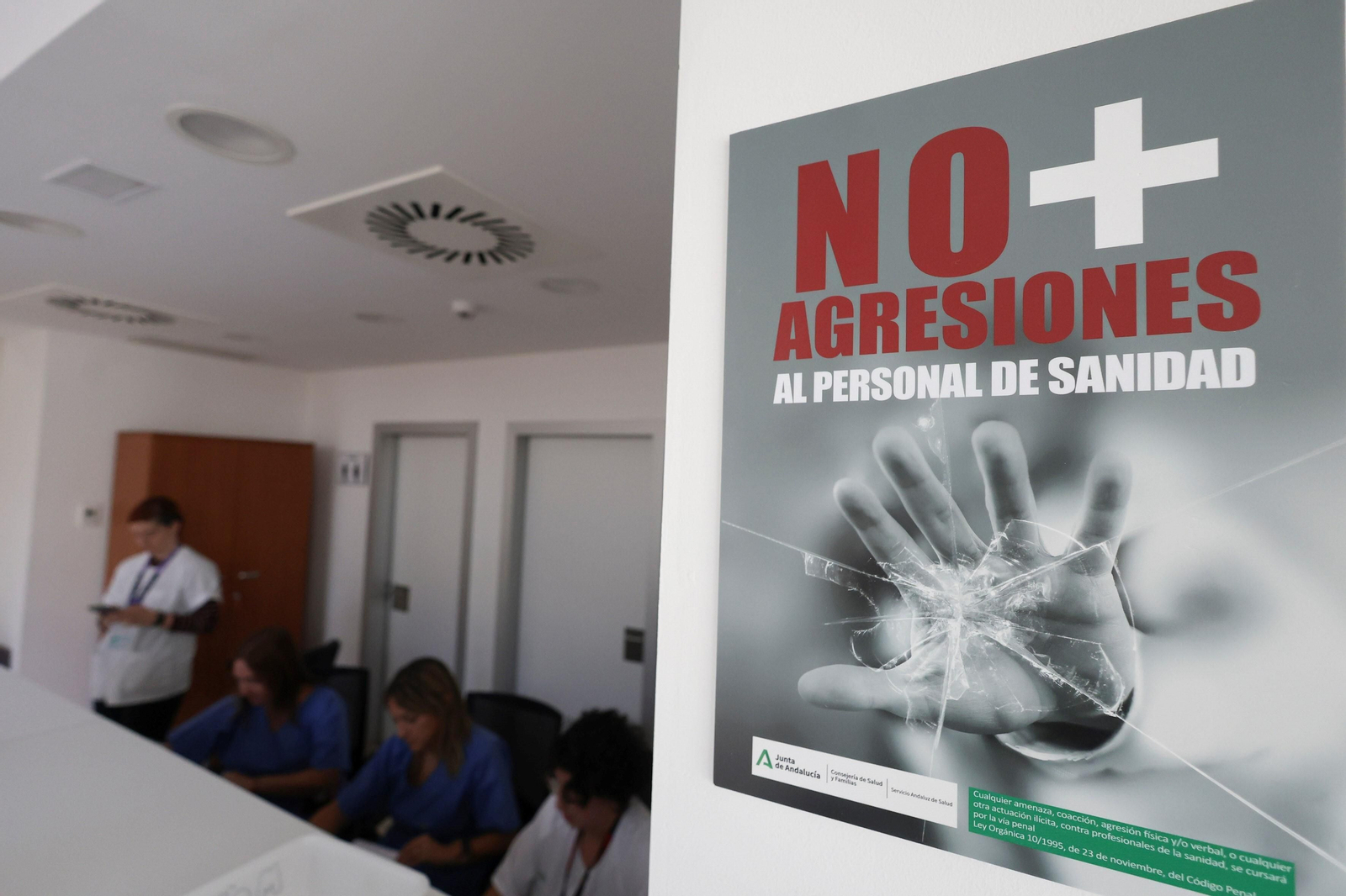 Un cartel contra las agresiones en un centro sanitario. Un cartel contra las agresiones en un centro sanitario.