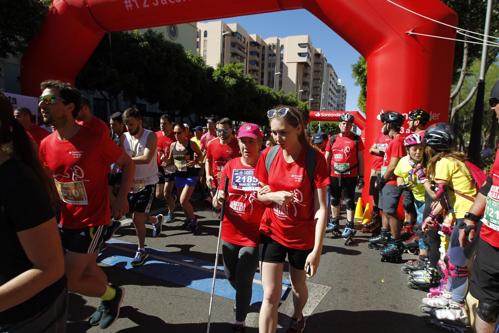Fotogalería carrera atletismo popular enfermedades poco frecuentes. La Salle Almería