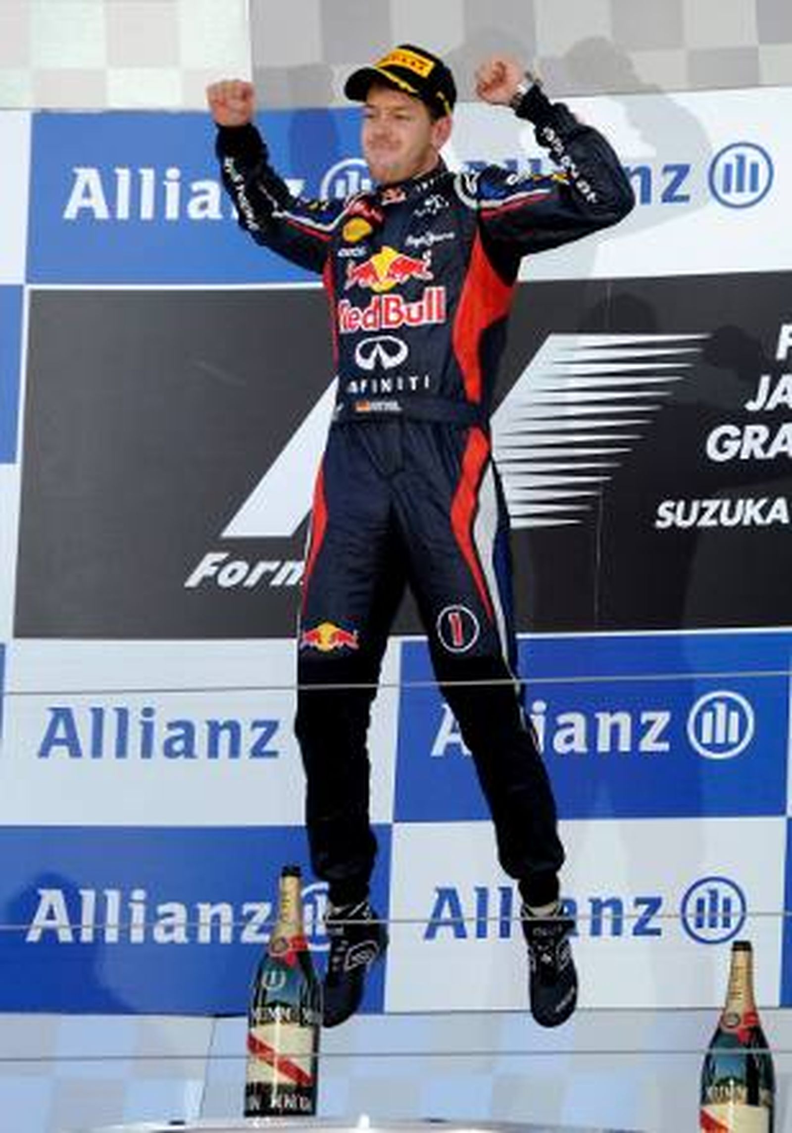 Vettel arrasa en Suzuka y cuestiona el liderato de Alonso