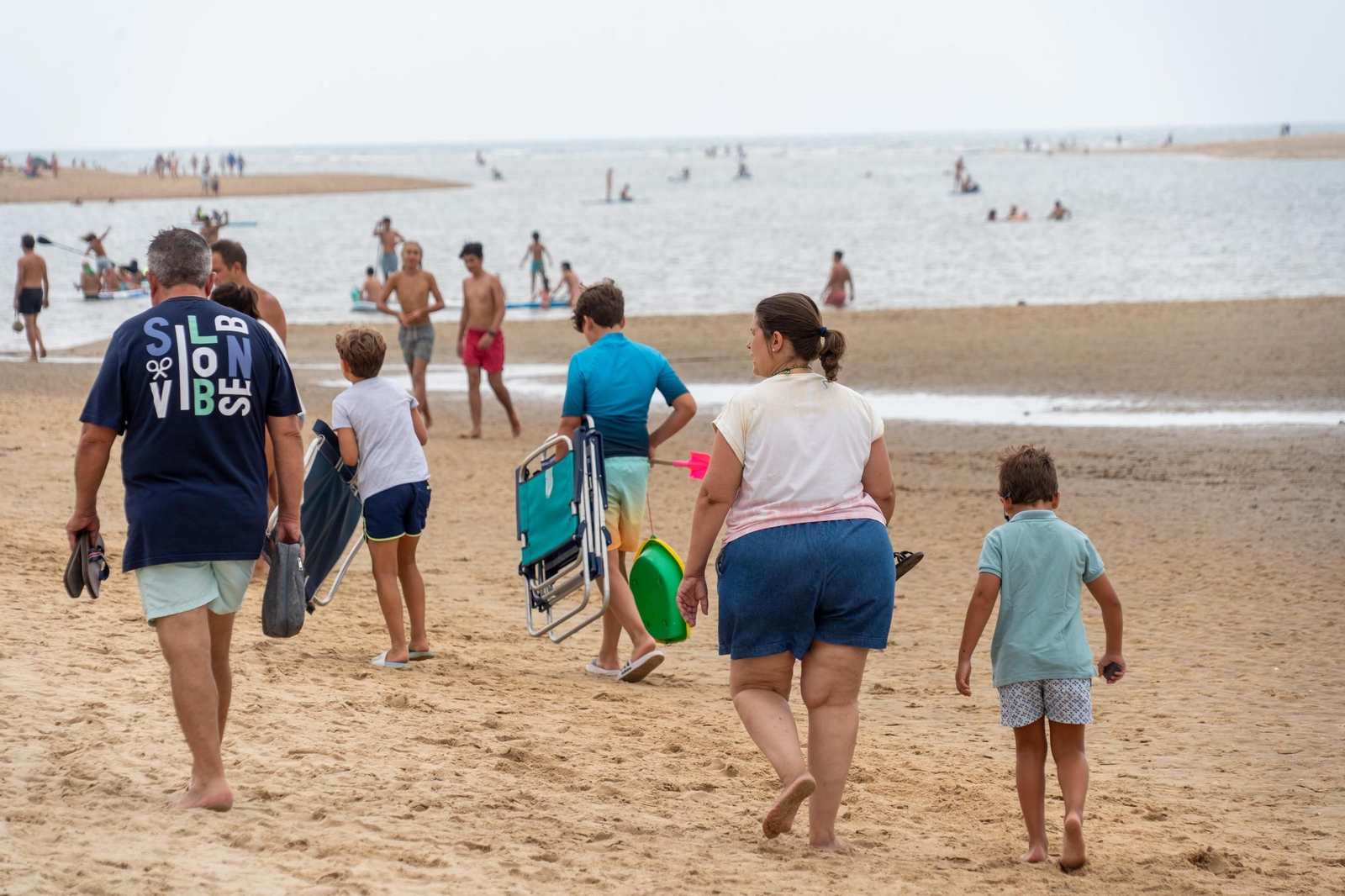 La mañana nublada en las playas de El Portíl