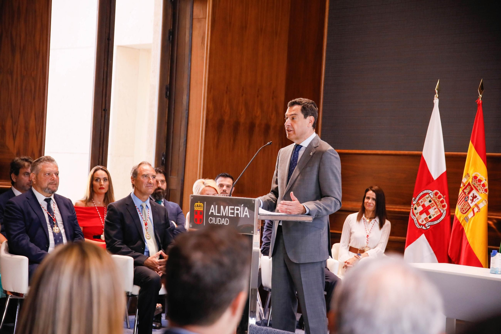 Imágemes de la casa consistorial de Almería