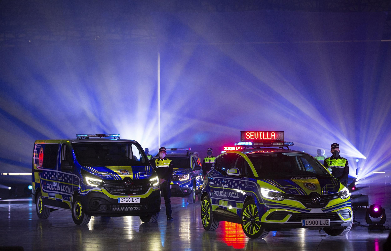 La presentación de los nuevos vehículos de la Policía Local de Sevilla, en imágenes