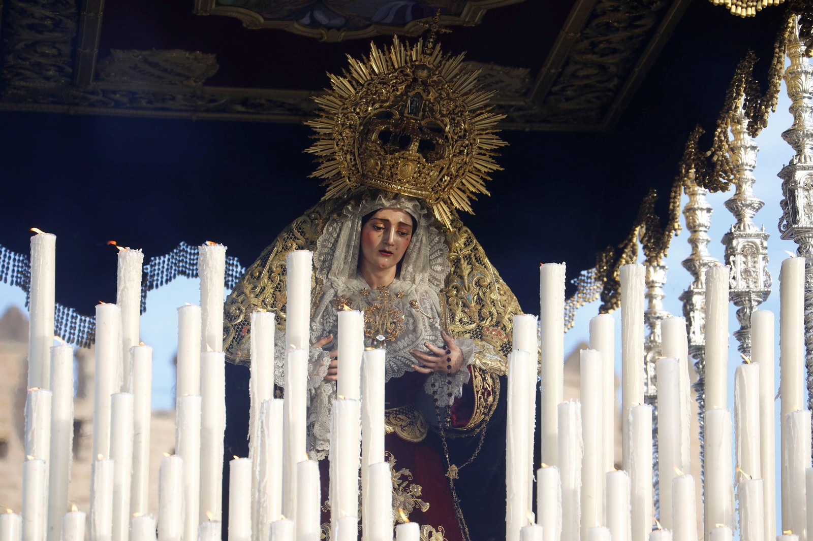 Lunes Santo en Córdoba: la procesión de Vera-Cruz, en imágenes
