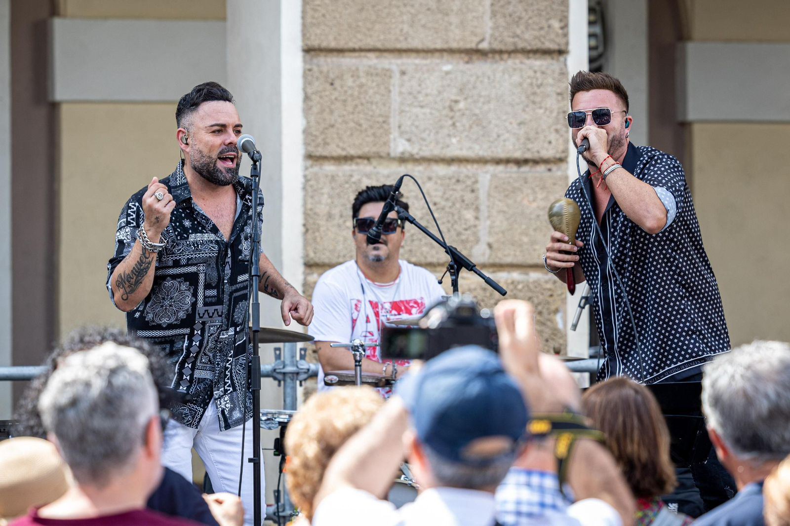 Búscate en SailGP Cádiz: La ciudad disfruta del ambiente del domingo con las actividades, las carreras y los bares