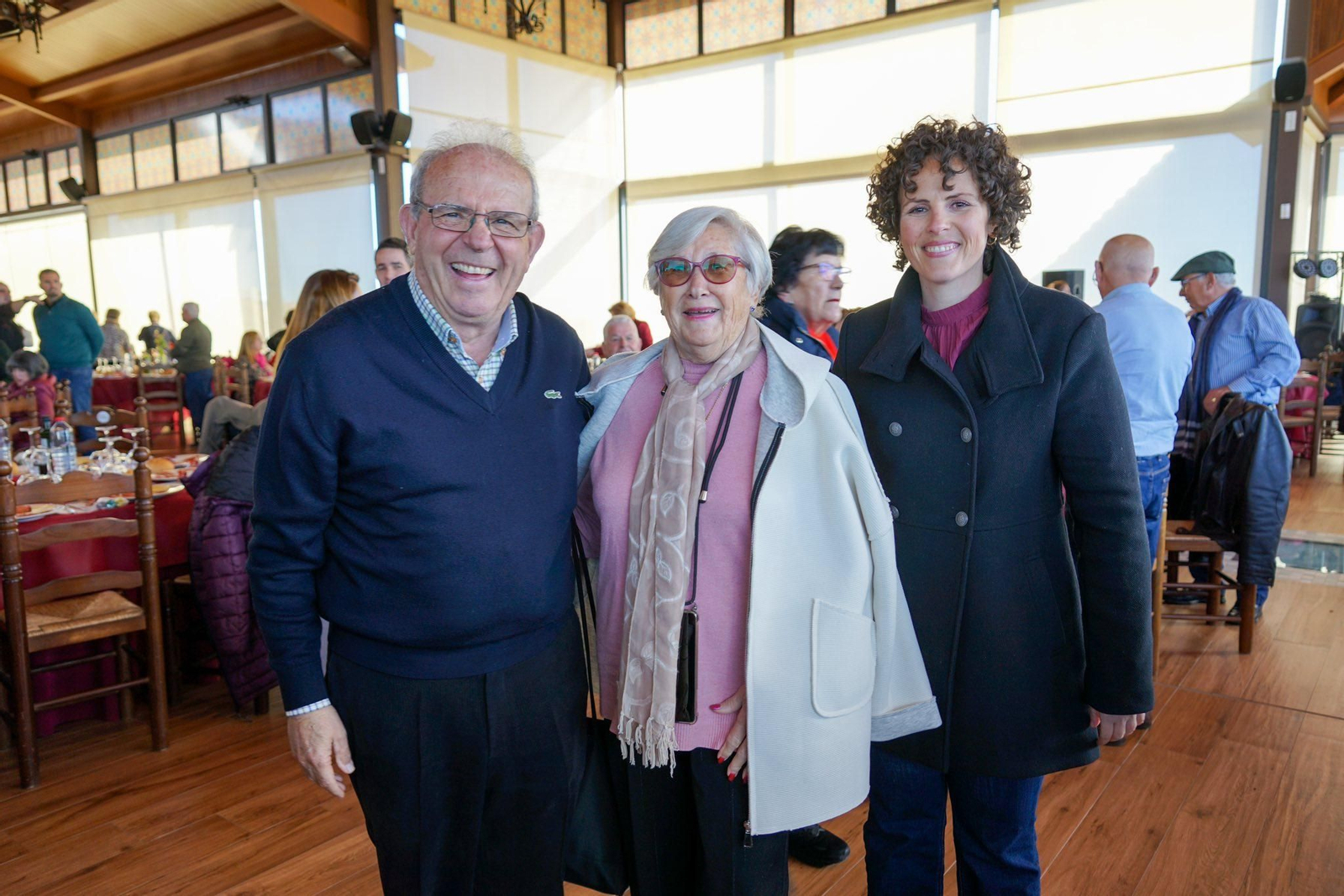300 mayores de Vícar celebran las fiestas por todo lo alto en la Bodega Cuatro Vientos de Murta