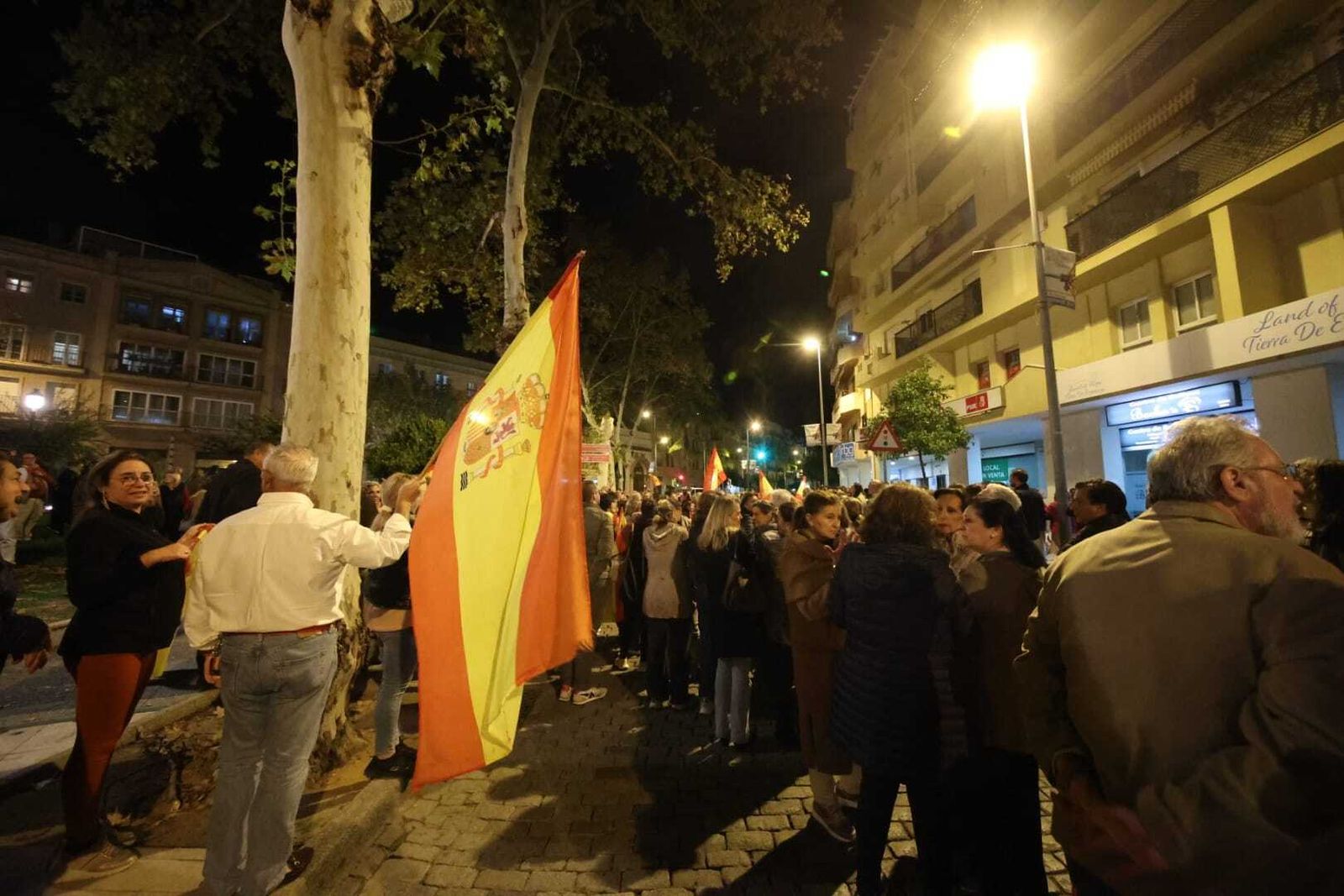 Concentración ante la sede del PSOE en Jerez para protestar contra la amnistía
