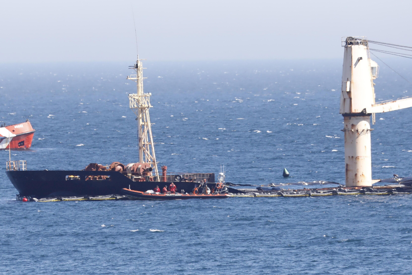 Hundimiento de la popa del buque OS  35  ante el temporal de levante